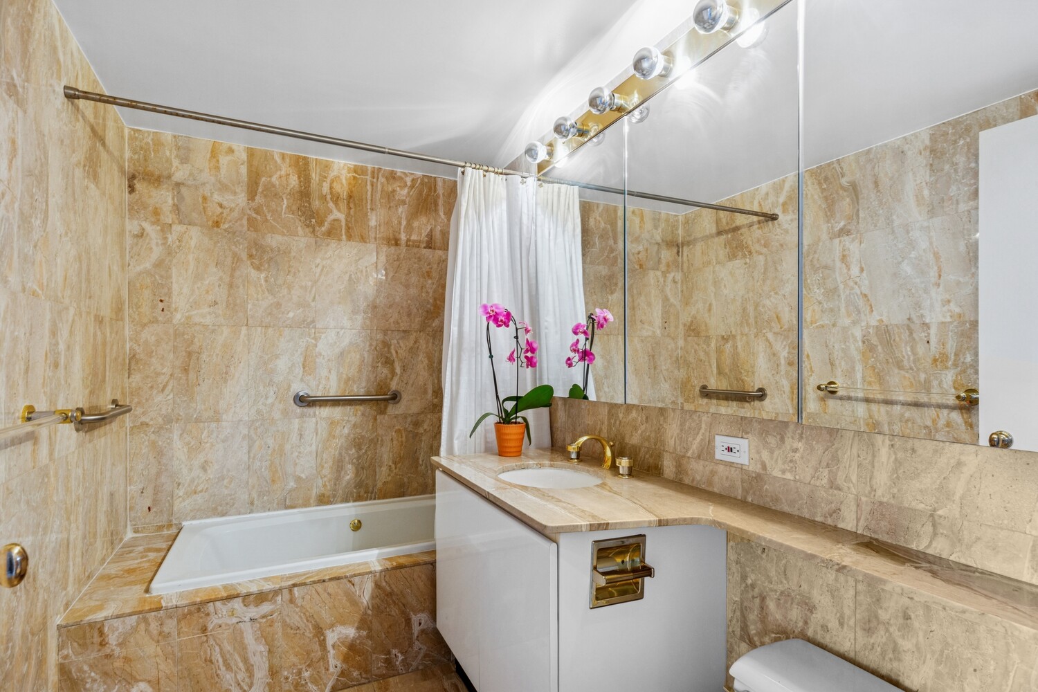 422 E 72ND Street 7E