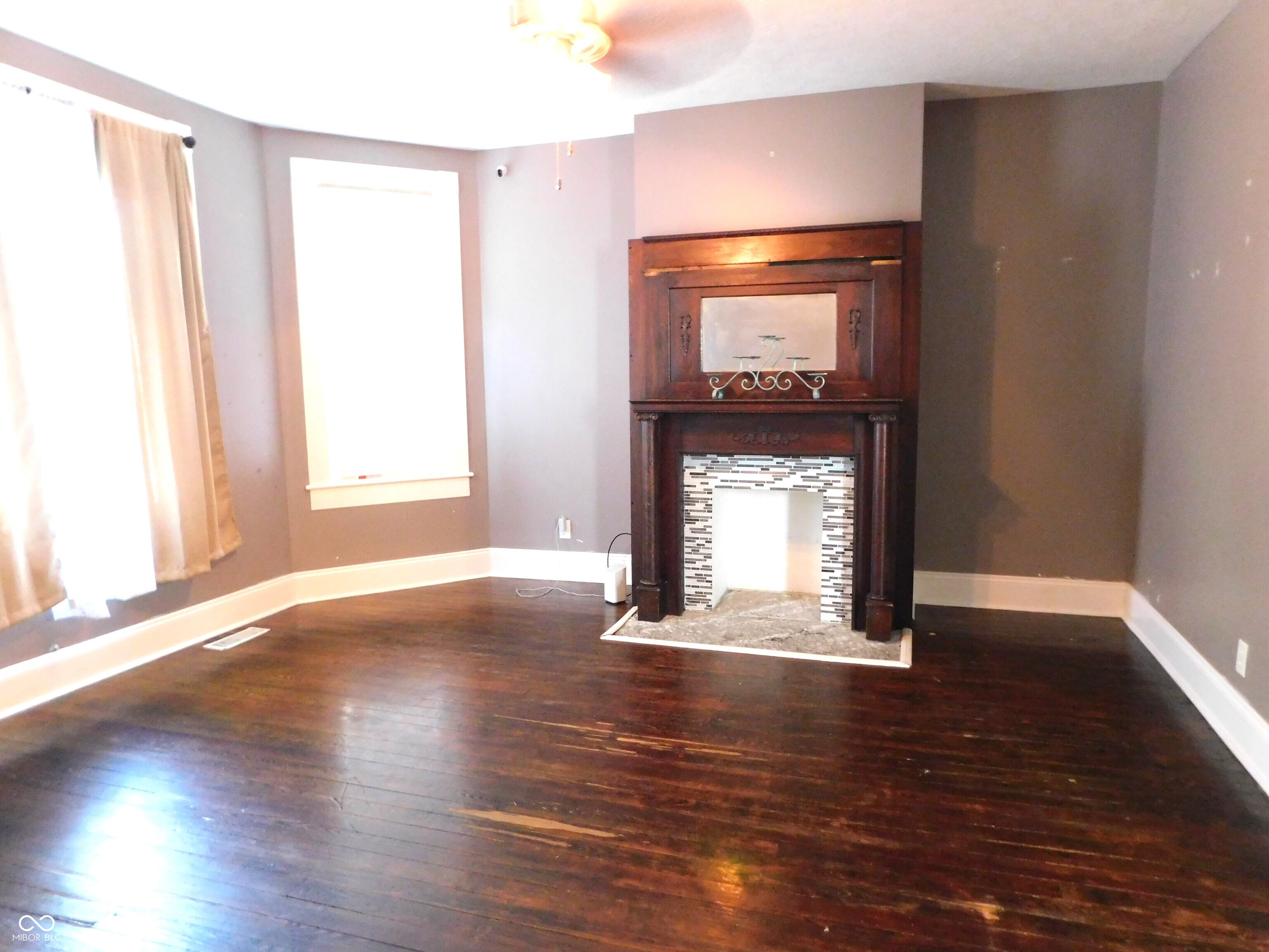 732 N Broadway Street