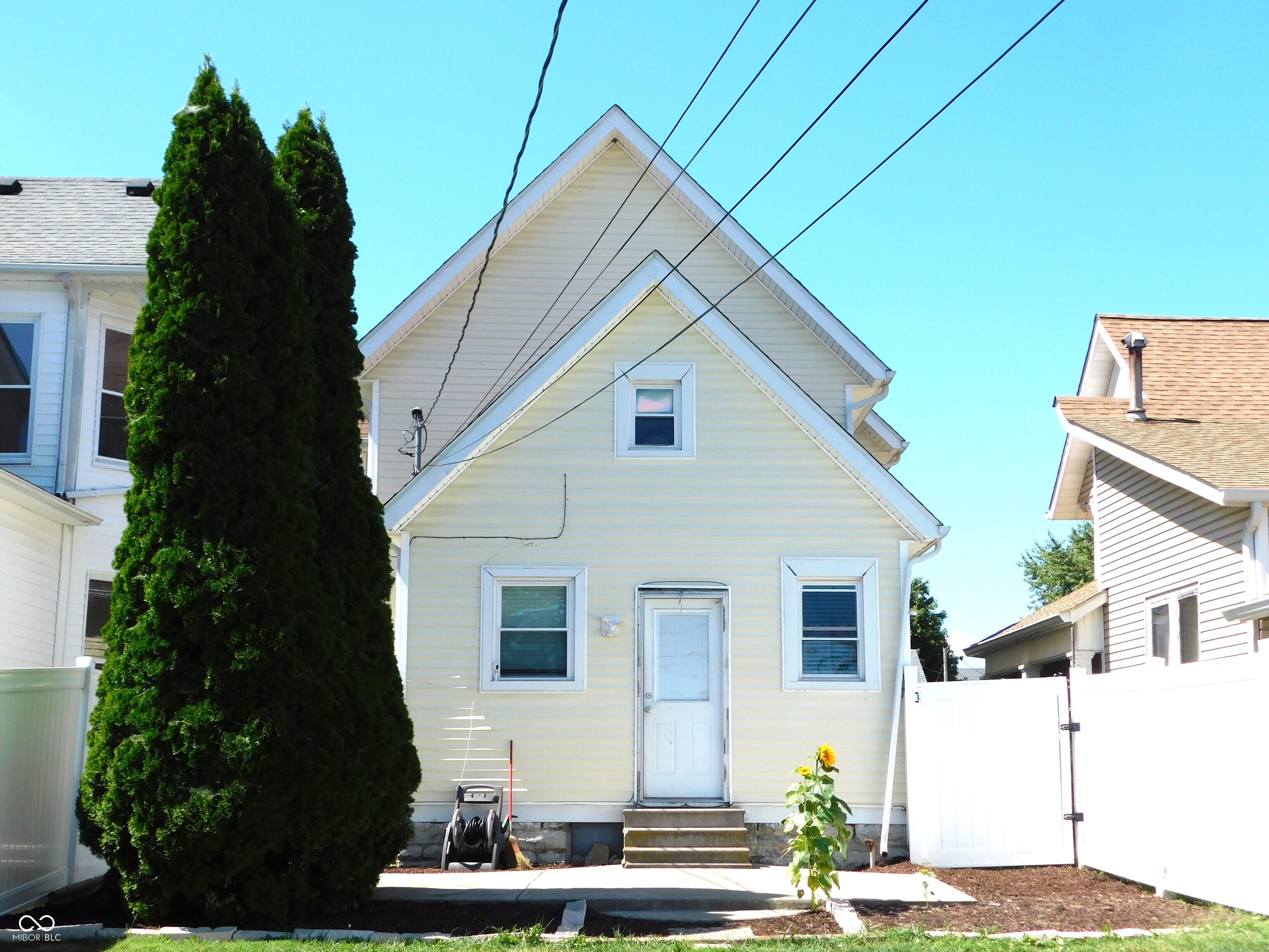 732 N Broadway Street