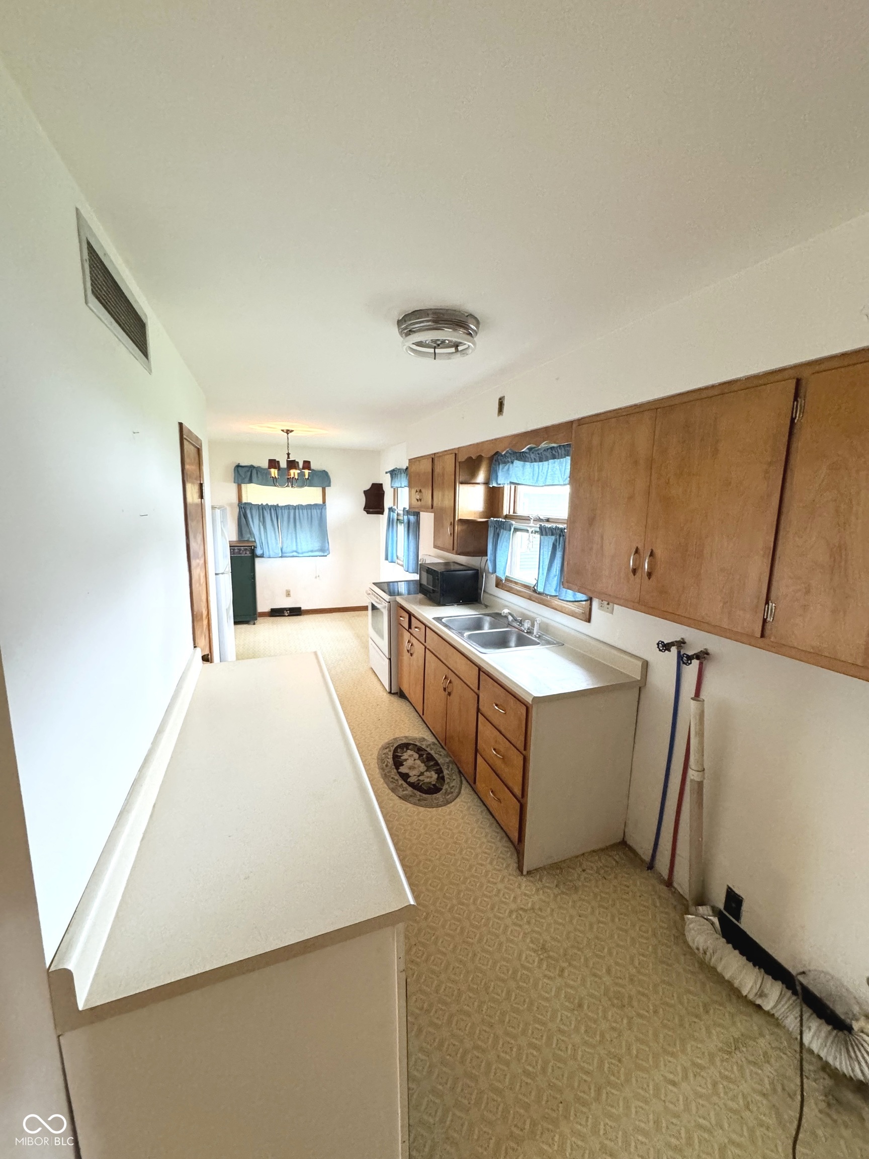 512 Central Avenue