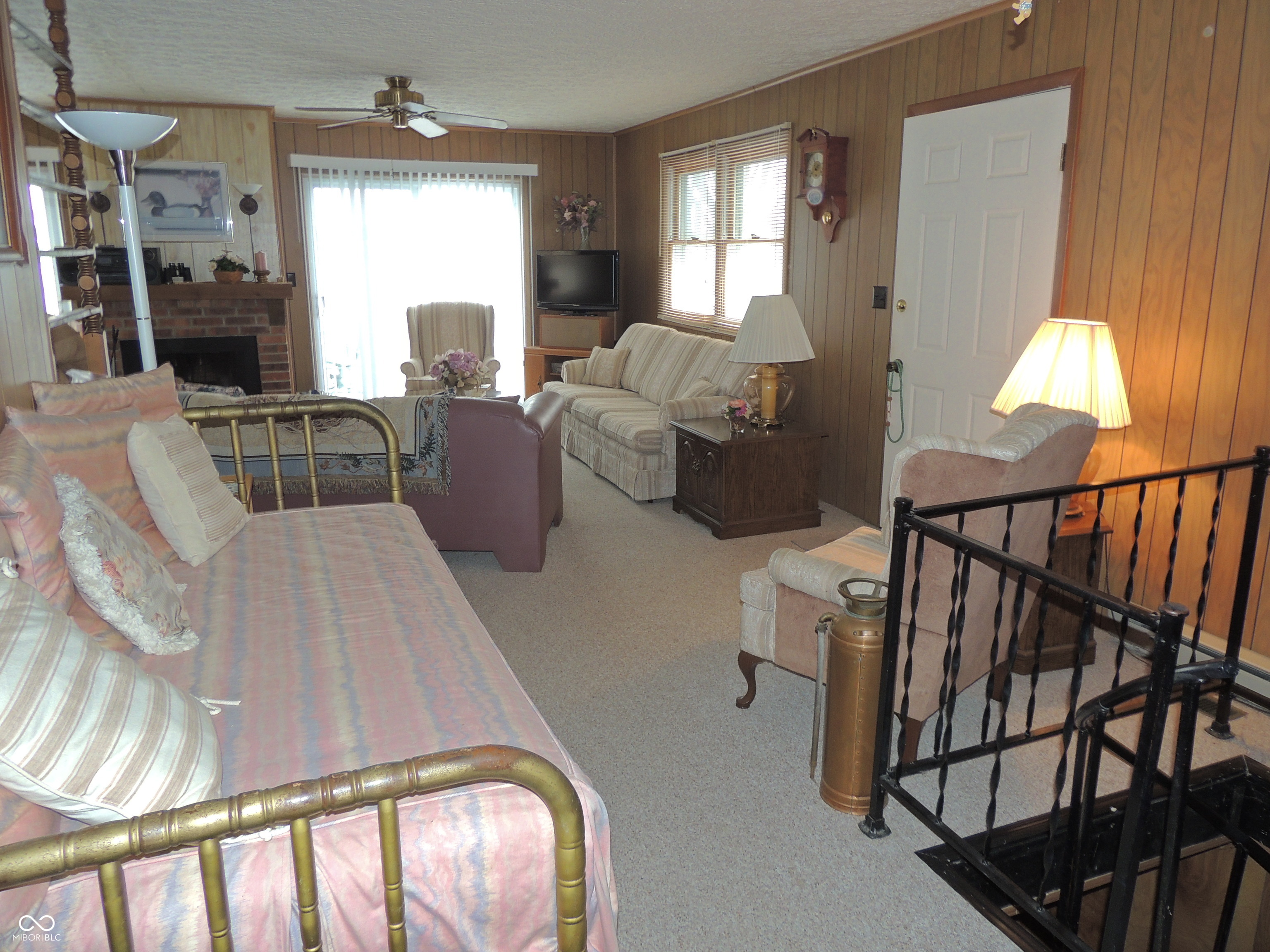 908 SE Mohawk Trail
