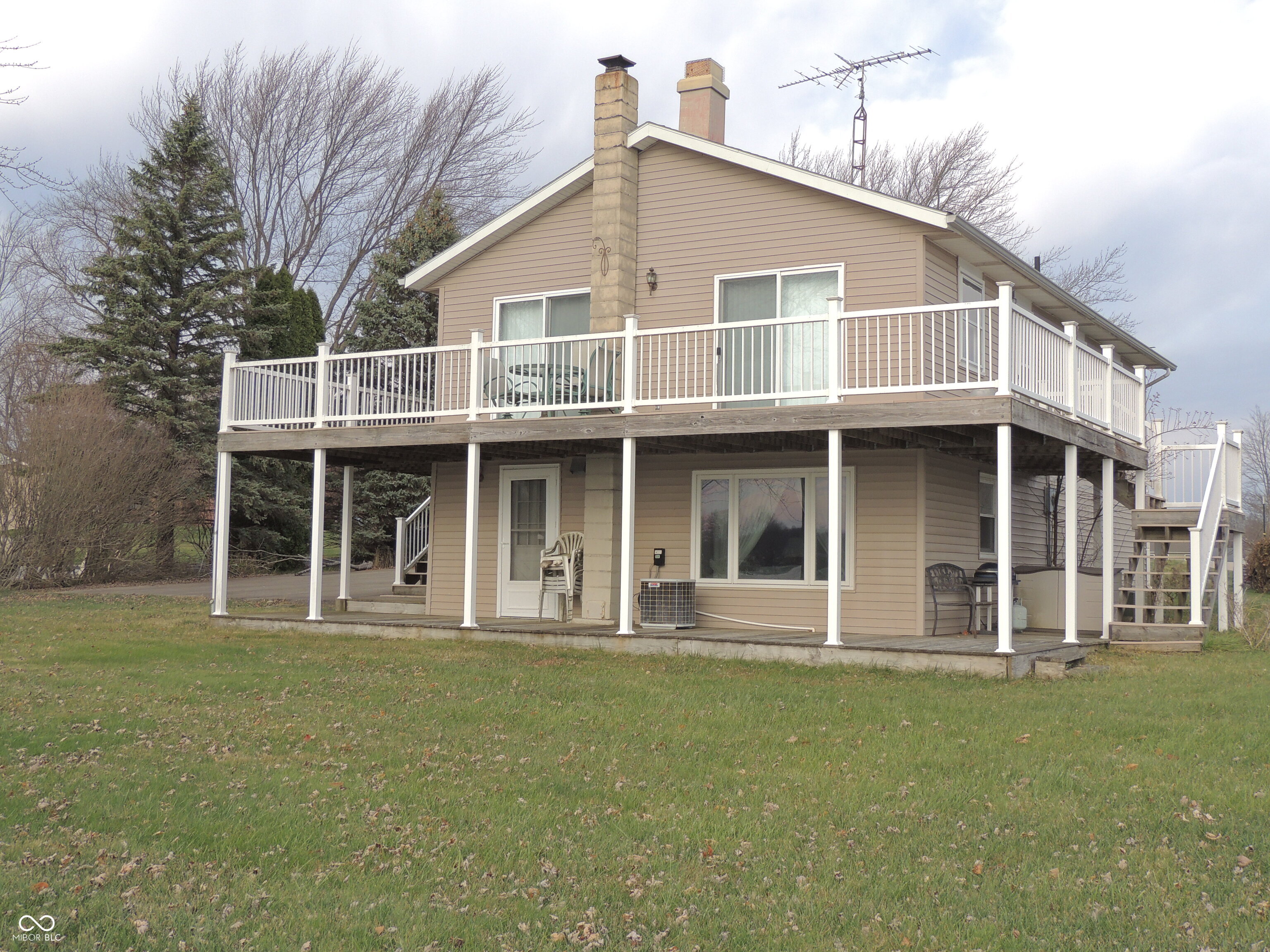 908 SE Mohawk Trail