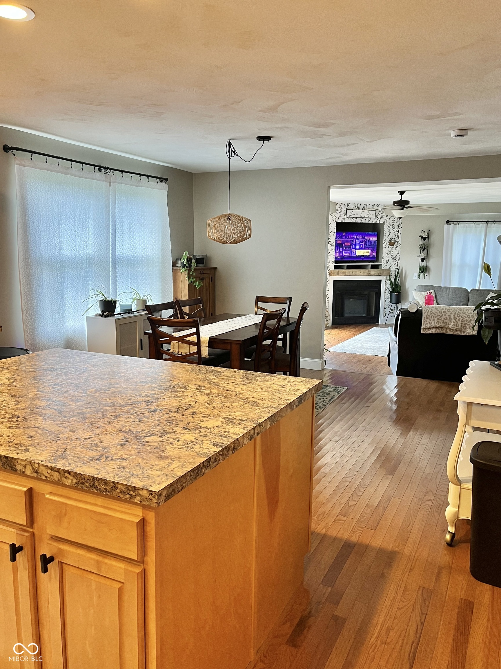 1085 E Jack's Way