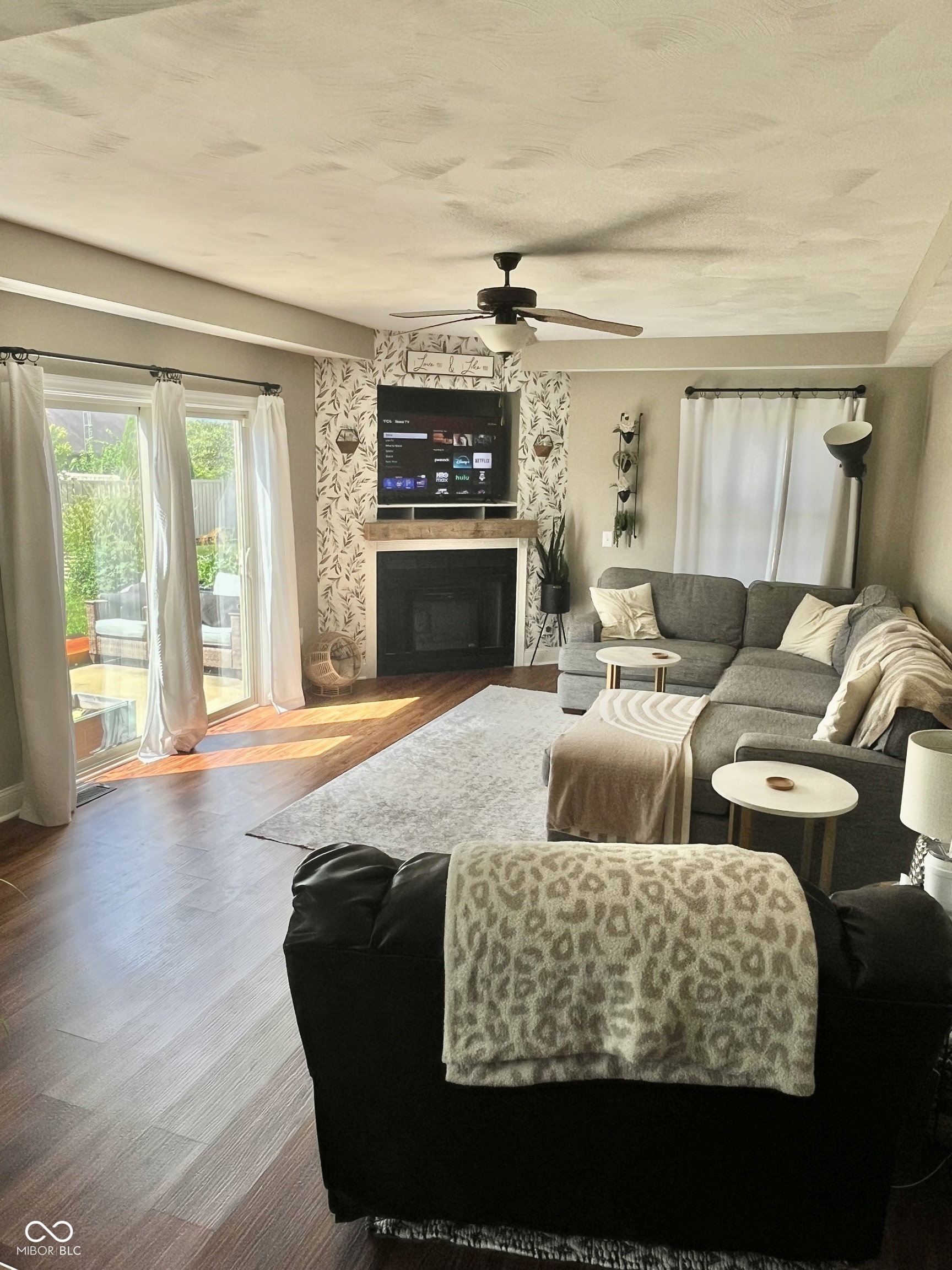 1085 E Jack's Way