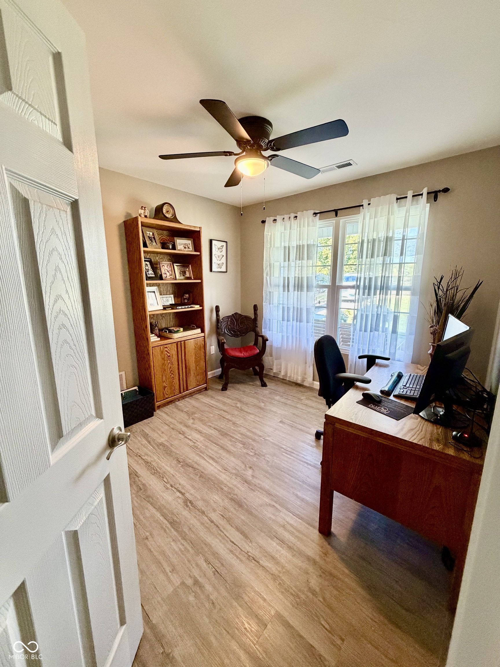 1594 N Cowlitz Trail