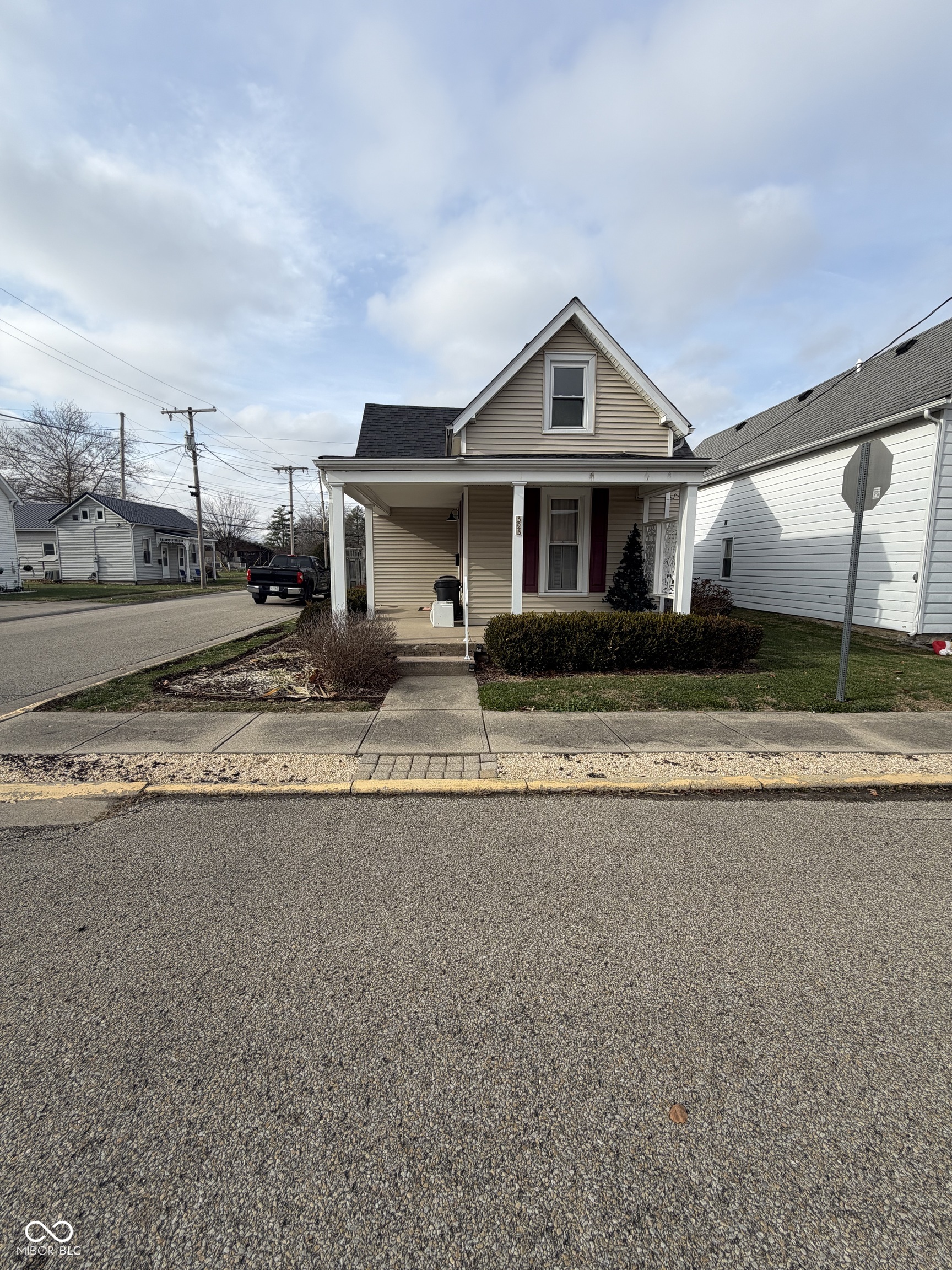 323 S Walnut Street