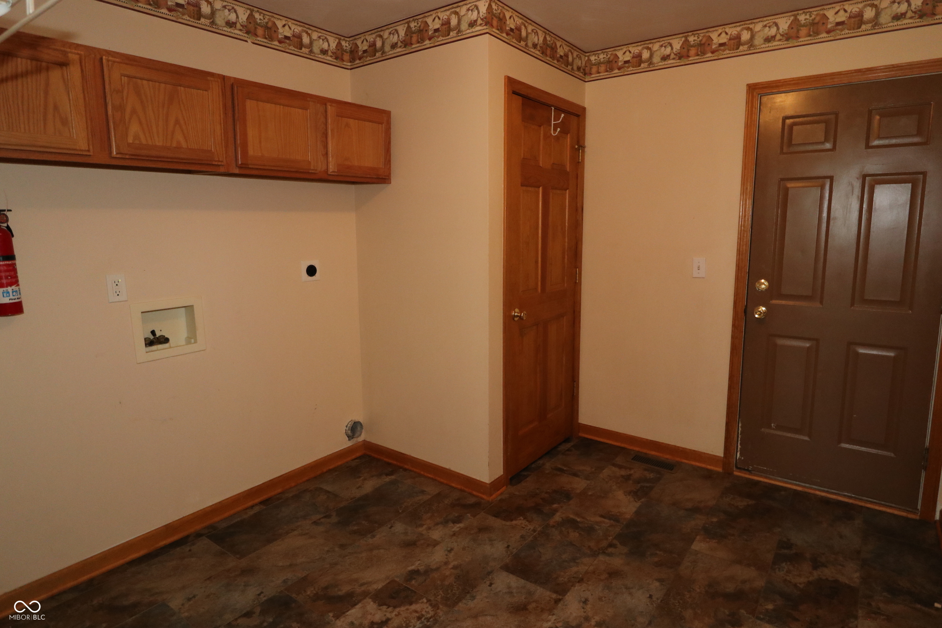 11 Belmont Place E