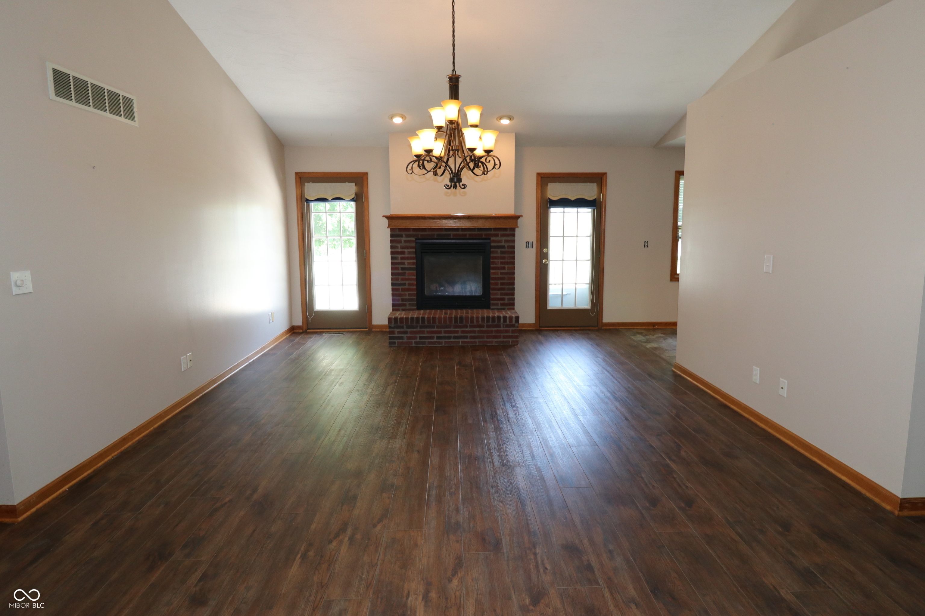 11 Belmont Place E