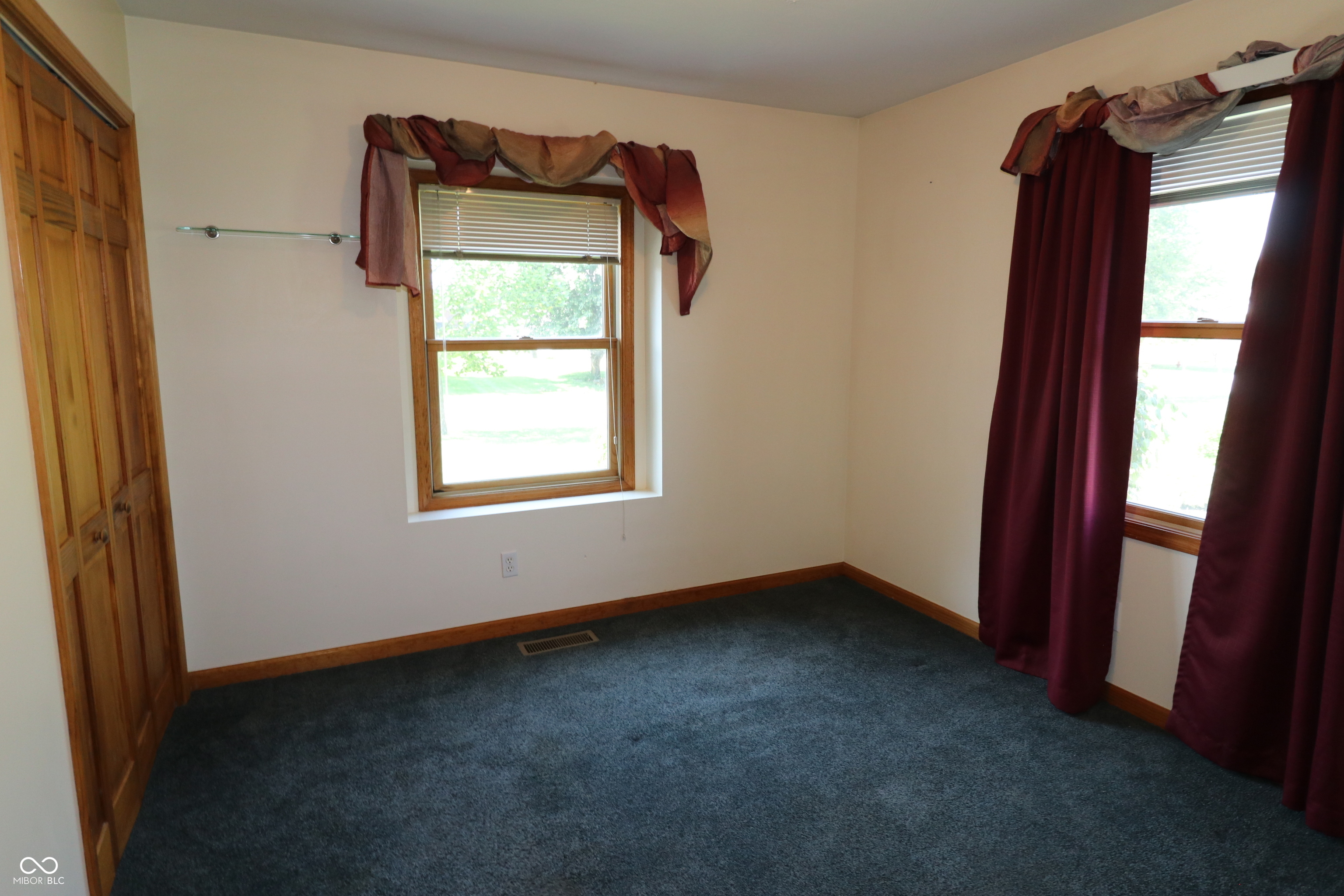 11 Belmont Place E