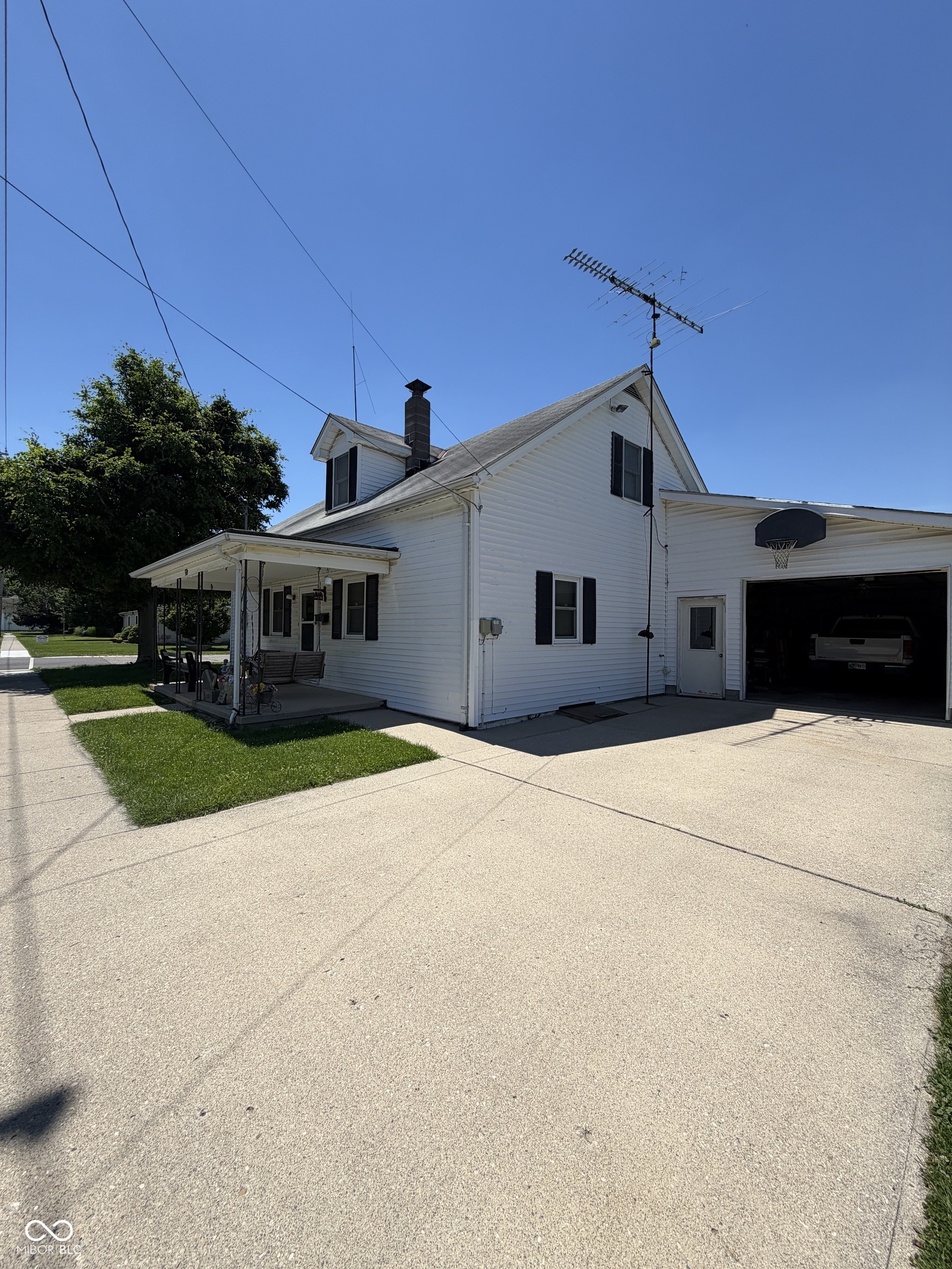 221 S Eastern Avenue