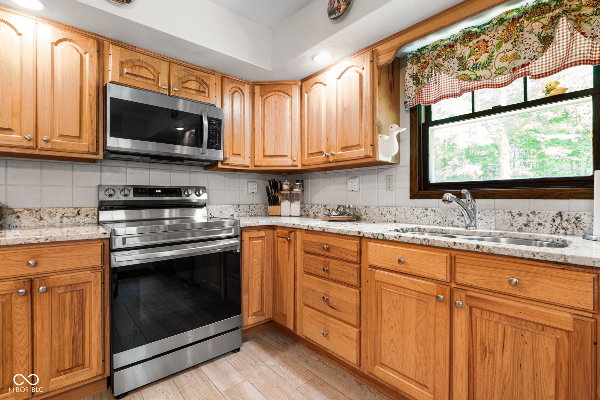 8568 E County Road 400 N