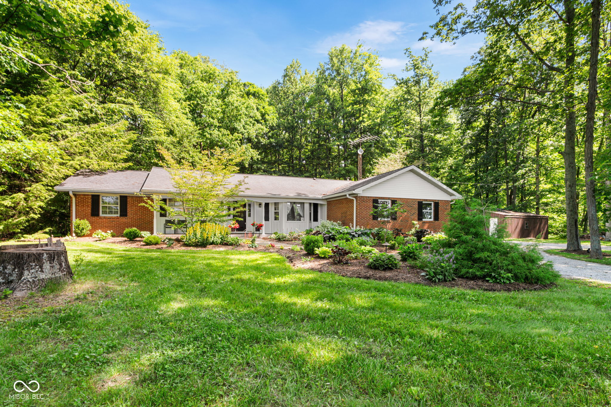 8568 E County Road 400 N
