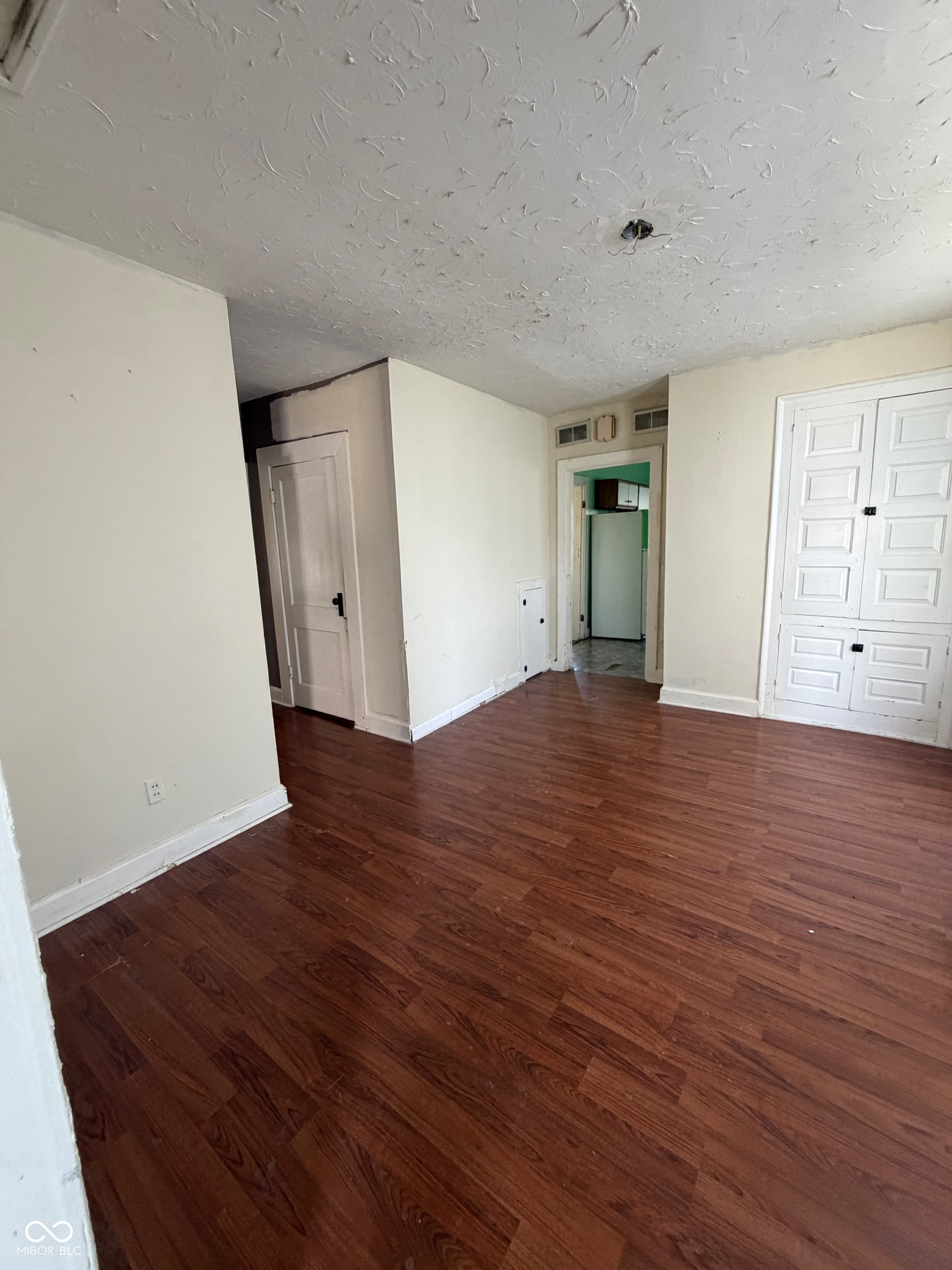 206 W Central
