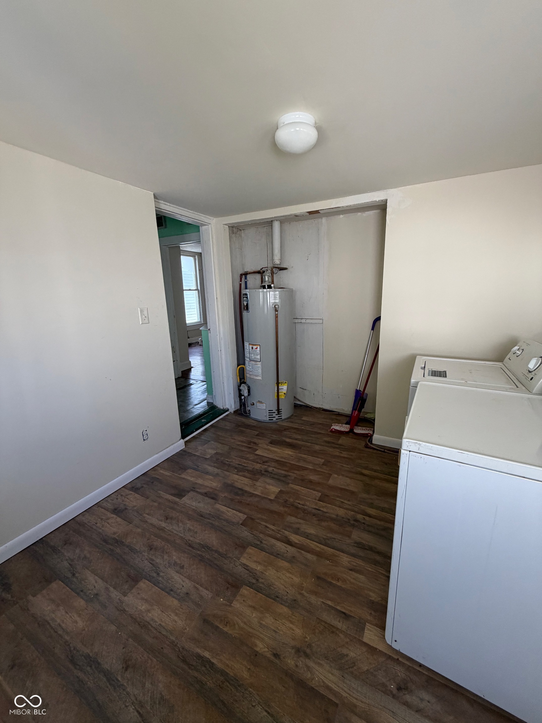 206 W Central