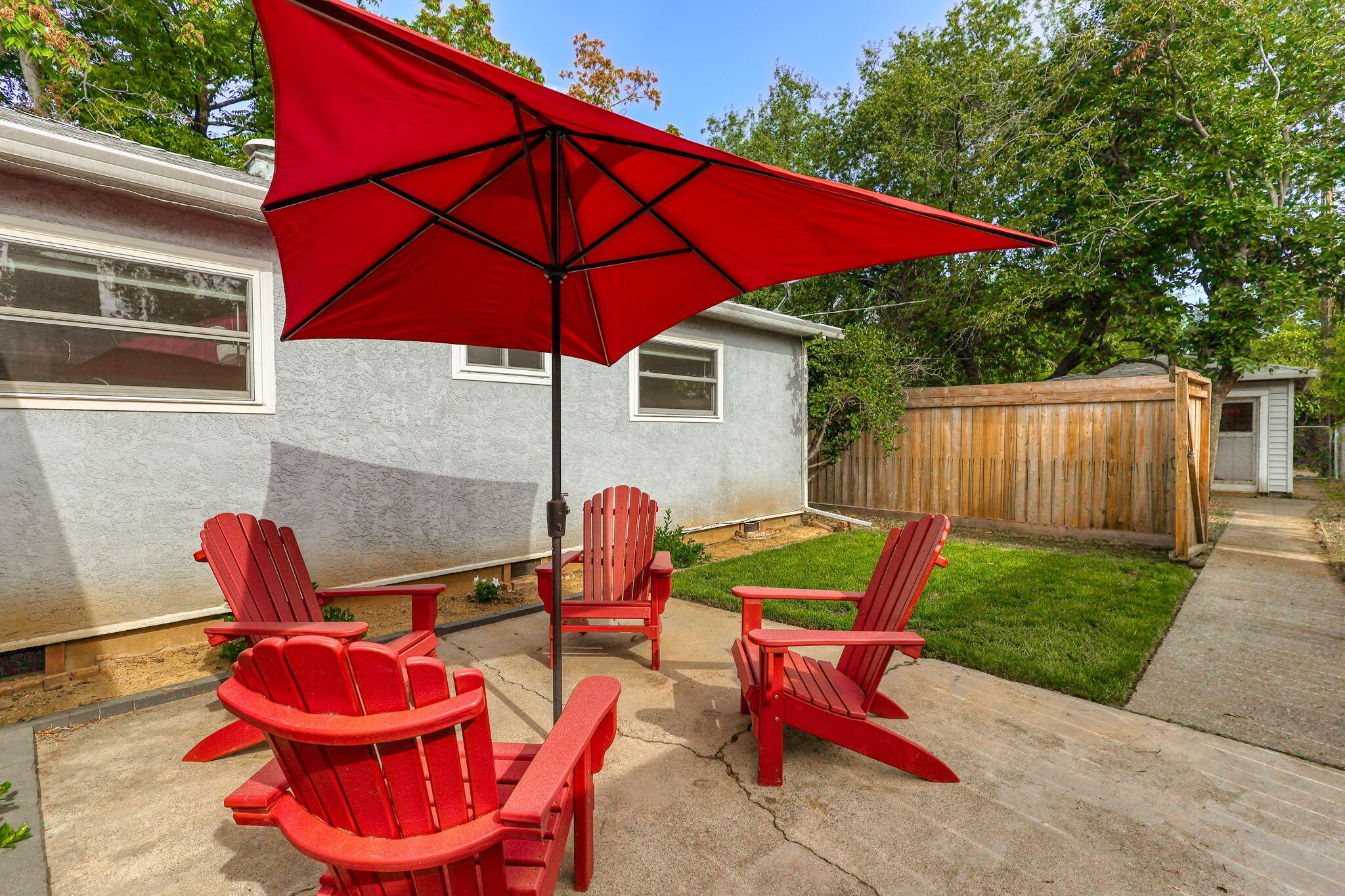 750 Locust Street