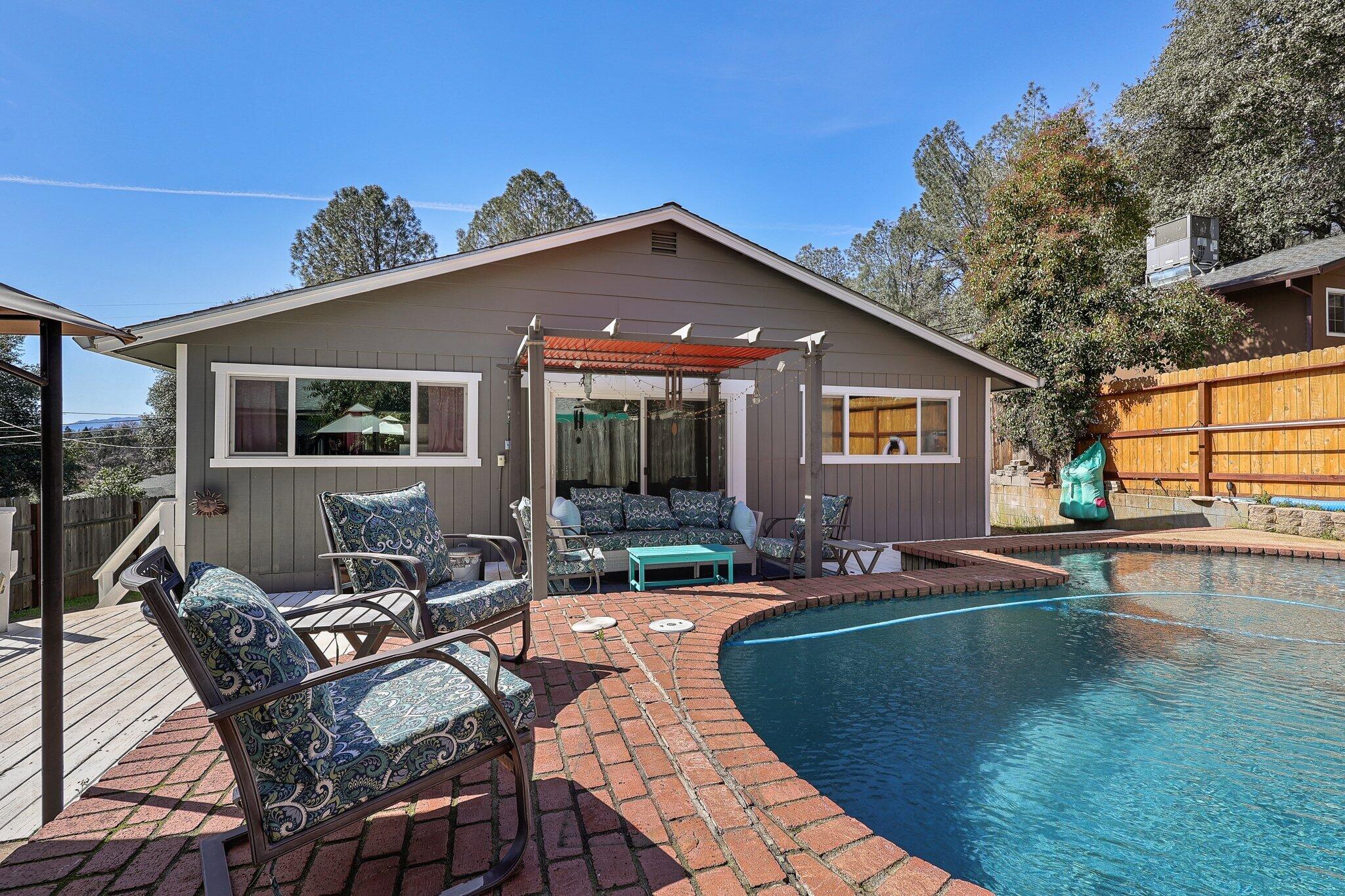 1135 Shasta Way