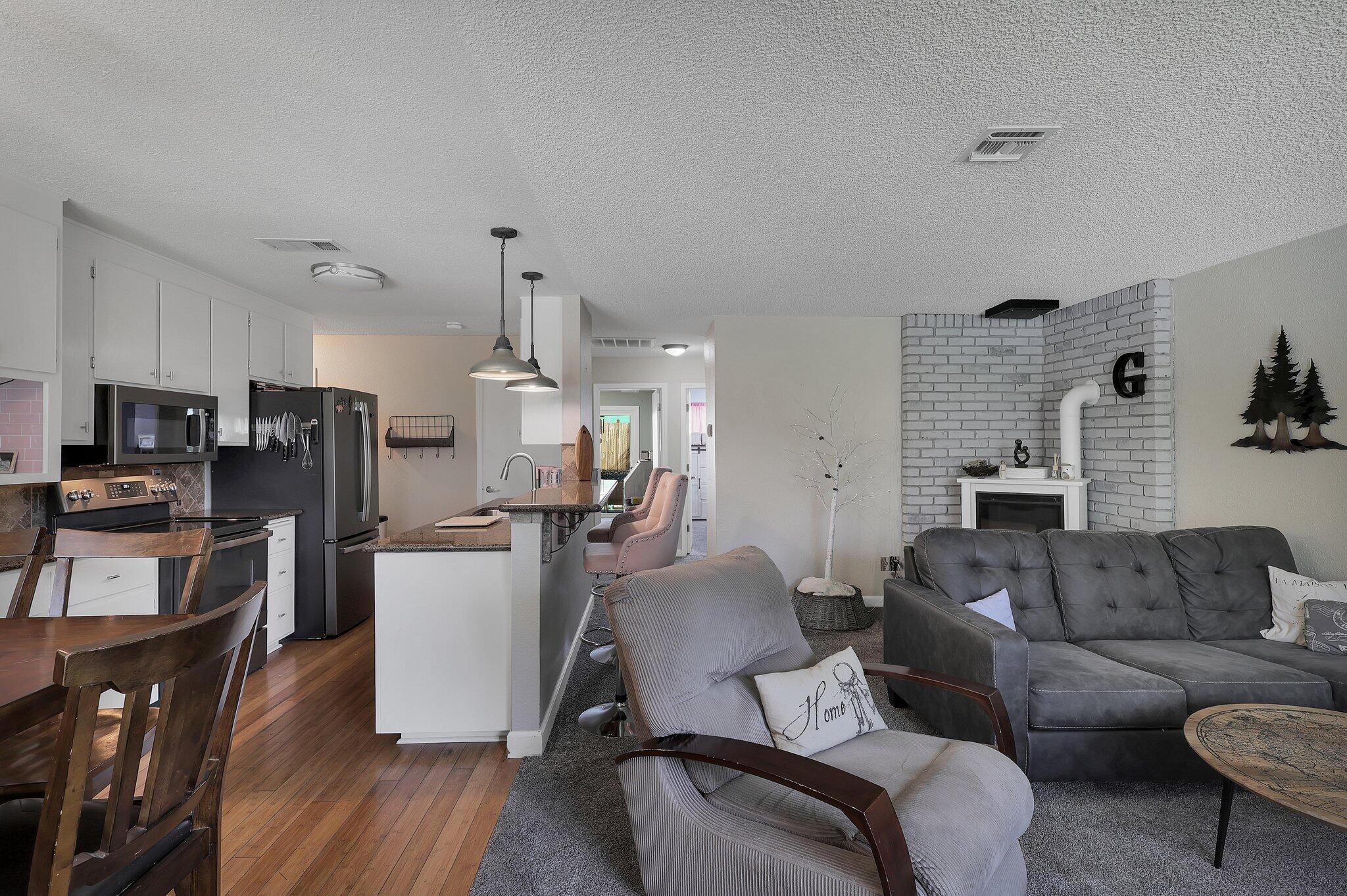 1135 Shasta Way