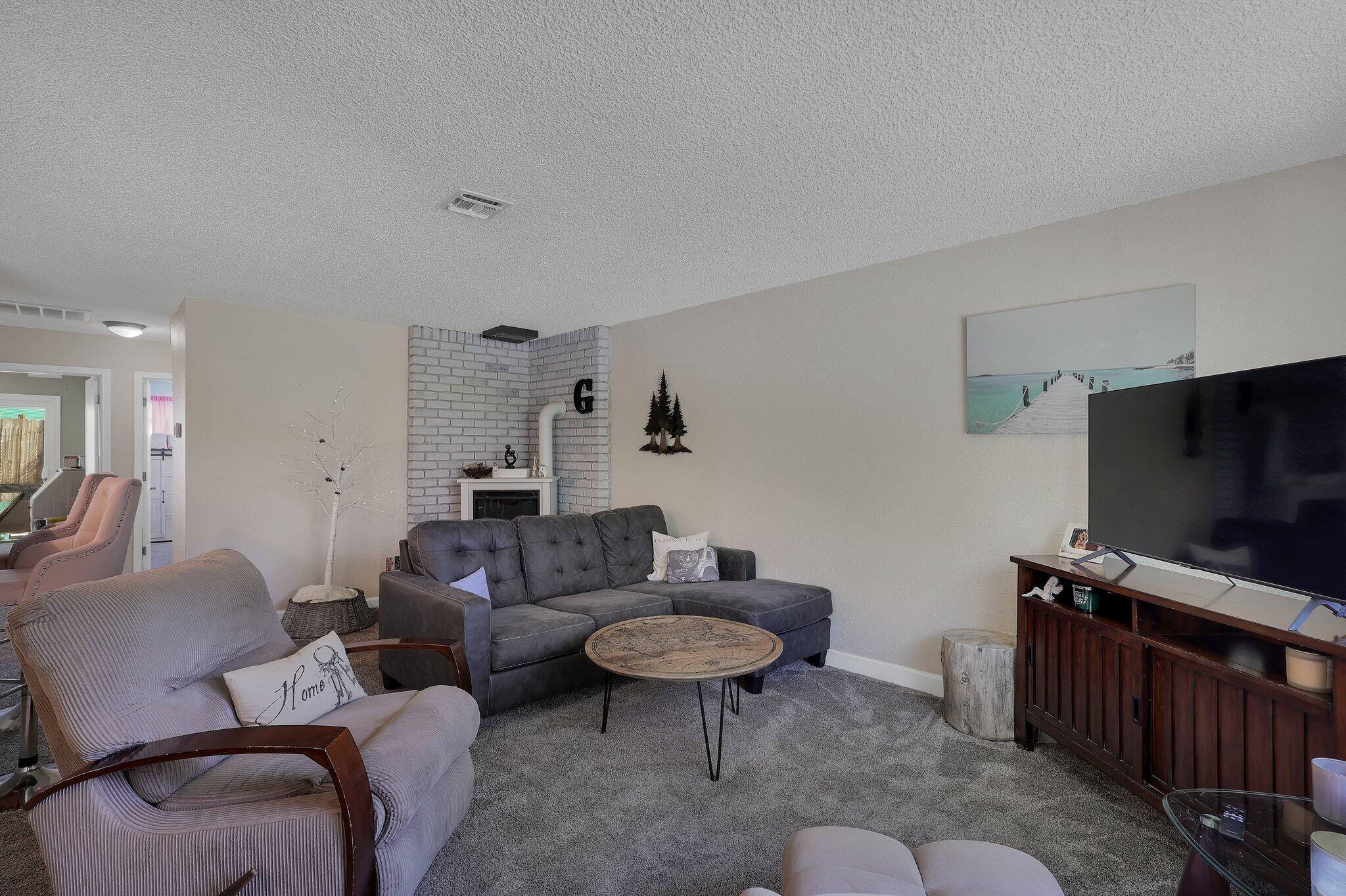 1135 Shasta Way