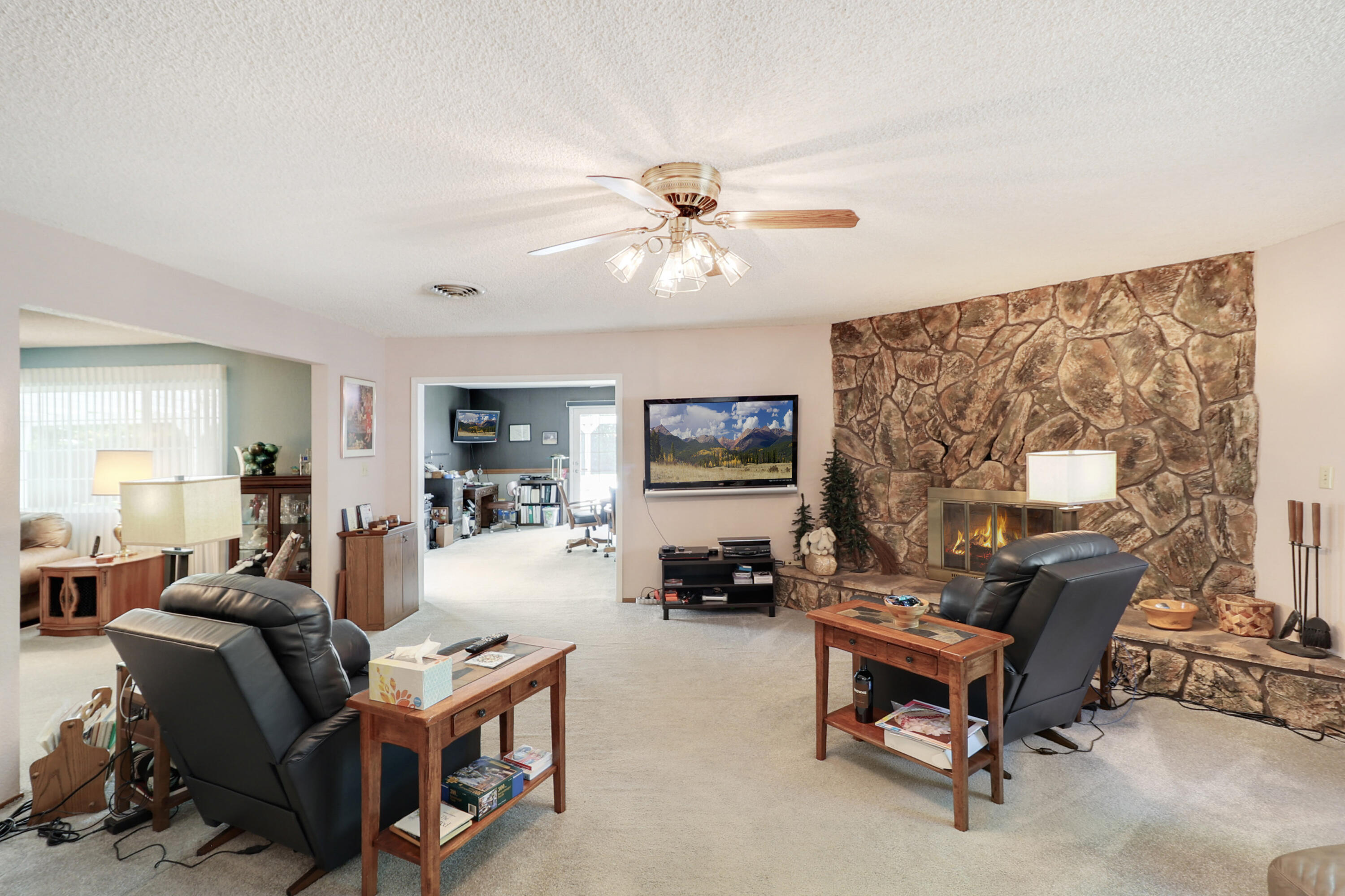 4890 Huntington Drive