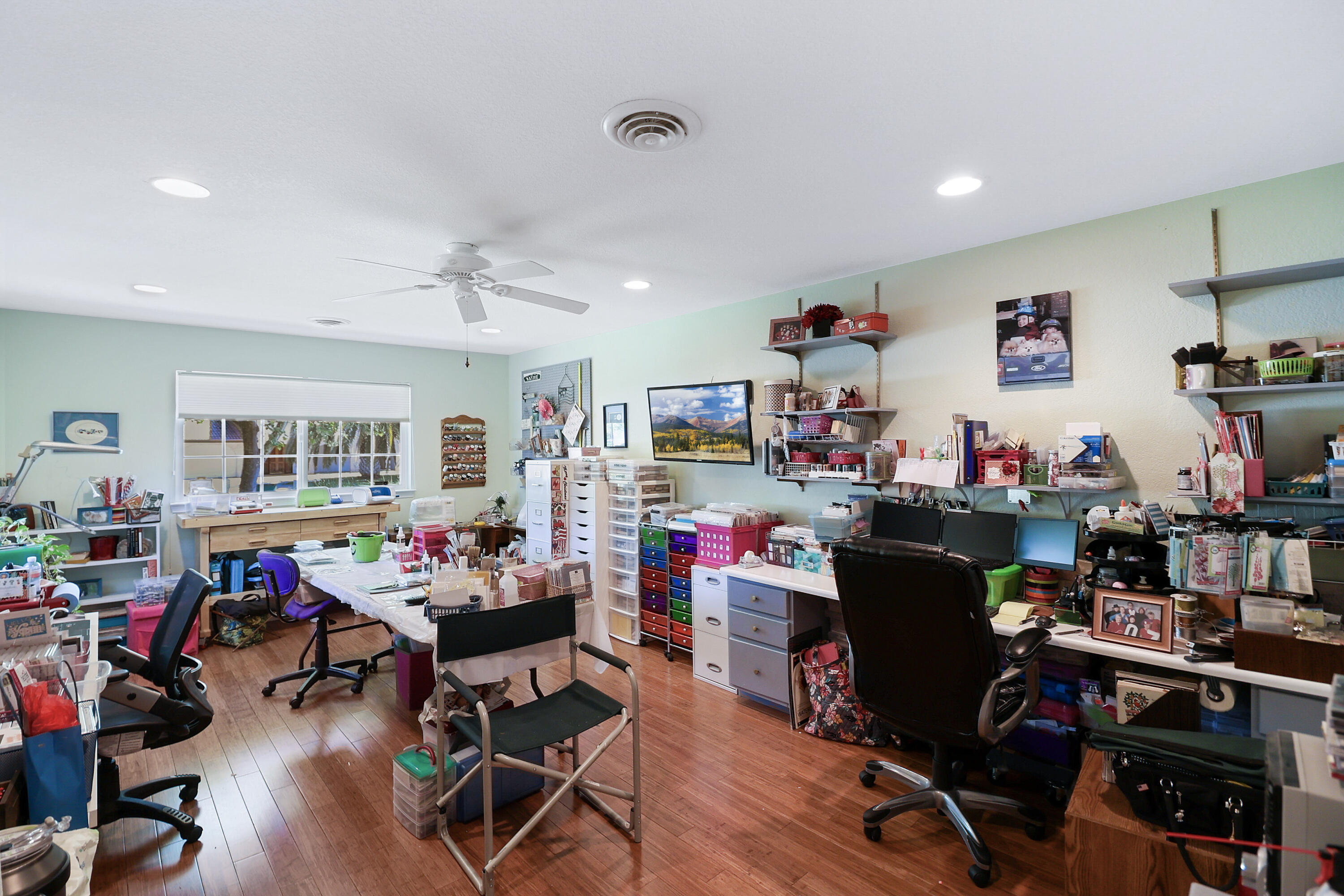 4890 Huntington Drive