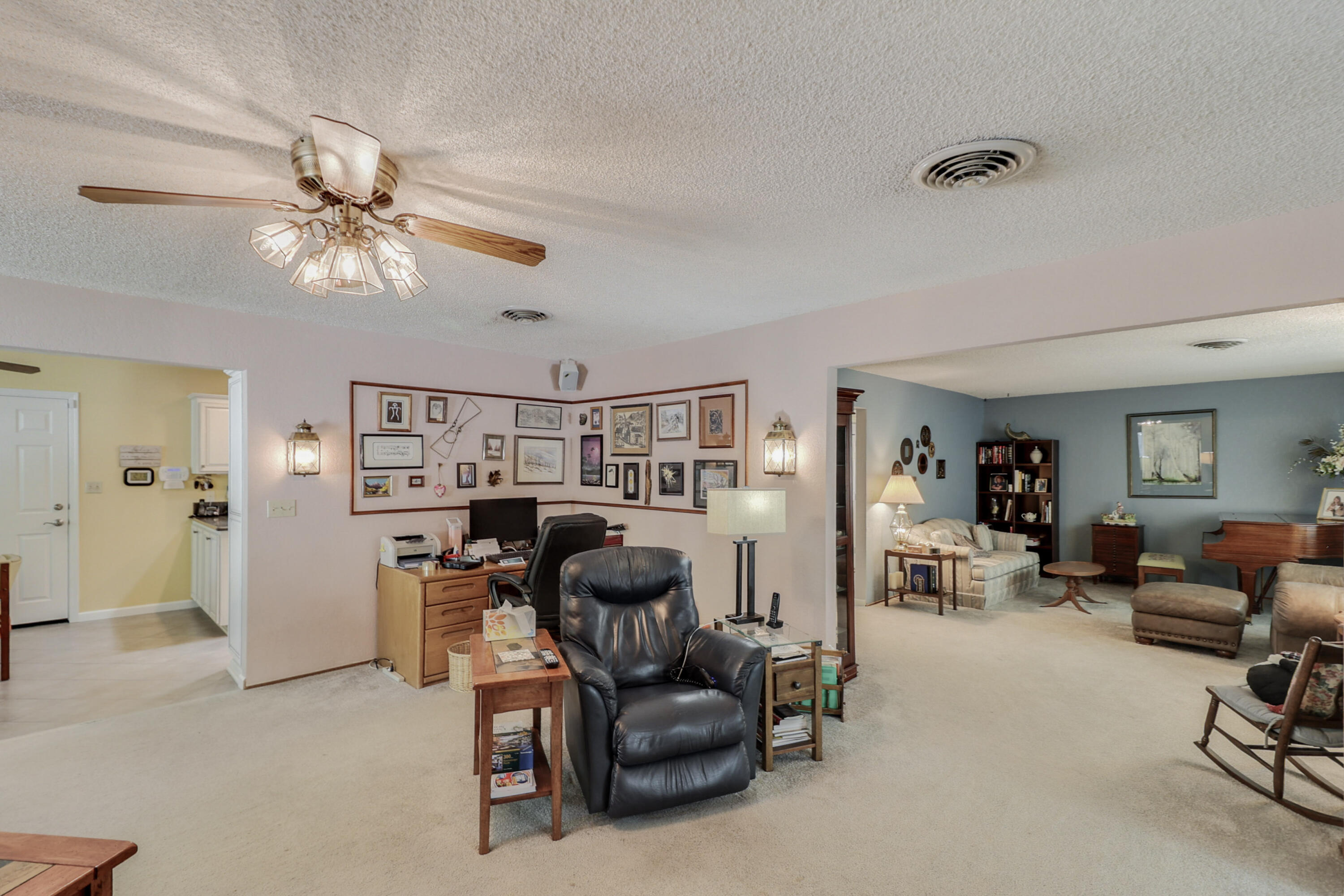 4890 Huntington Drive