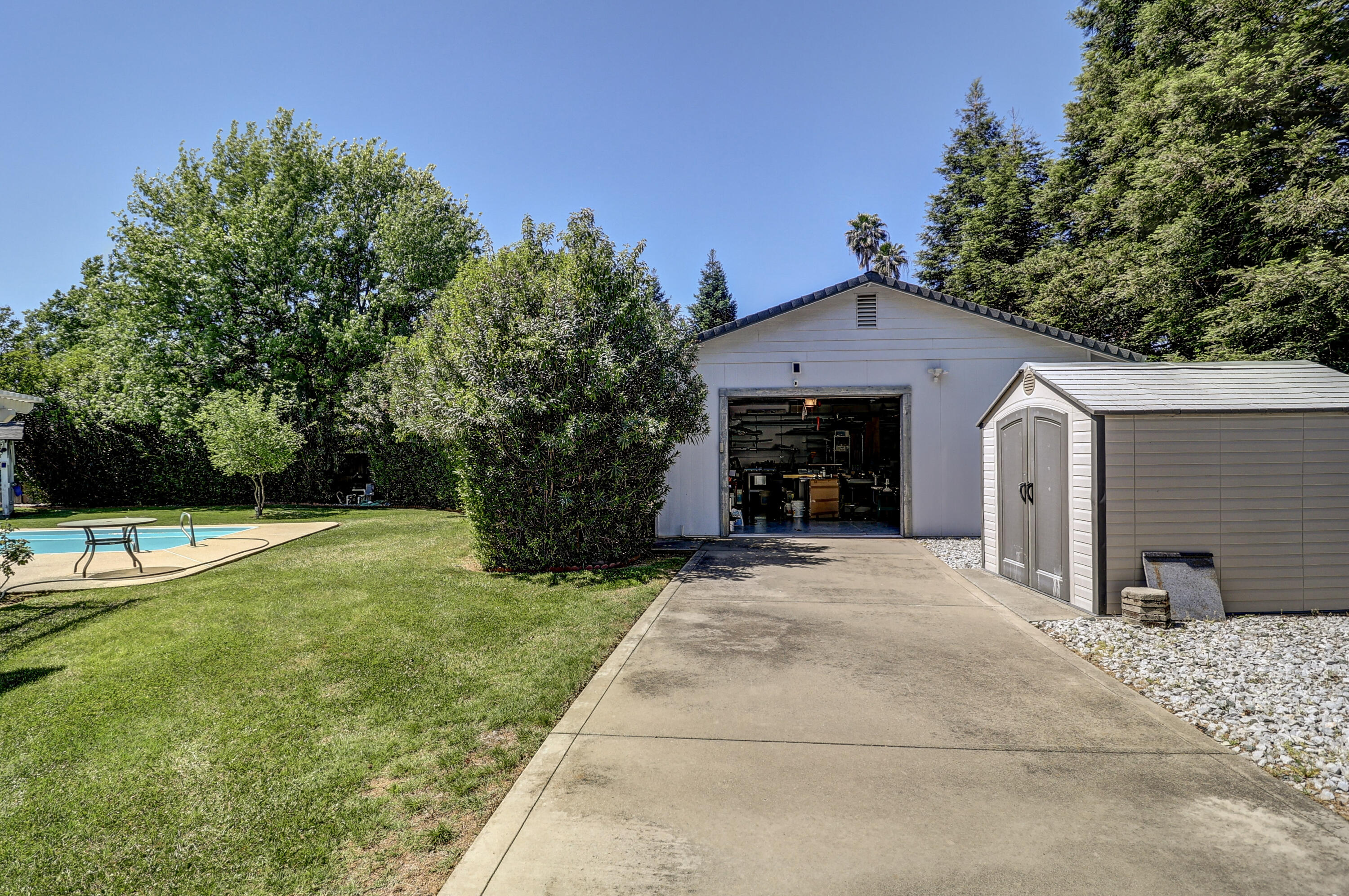 4890 Huntington Drive