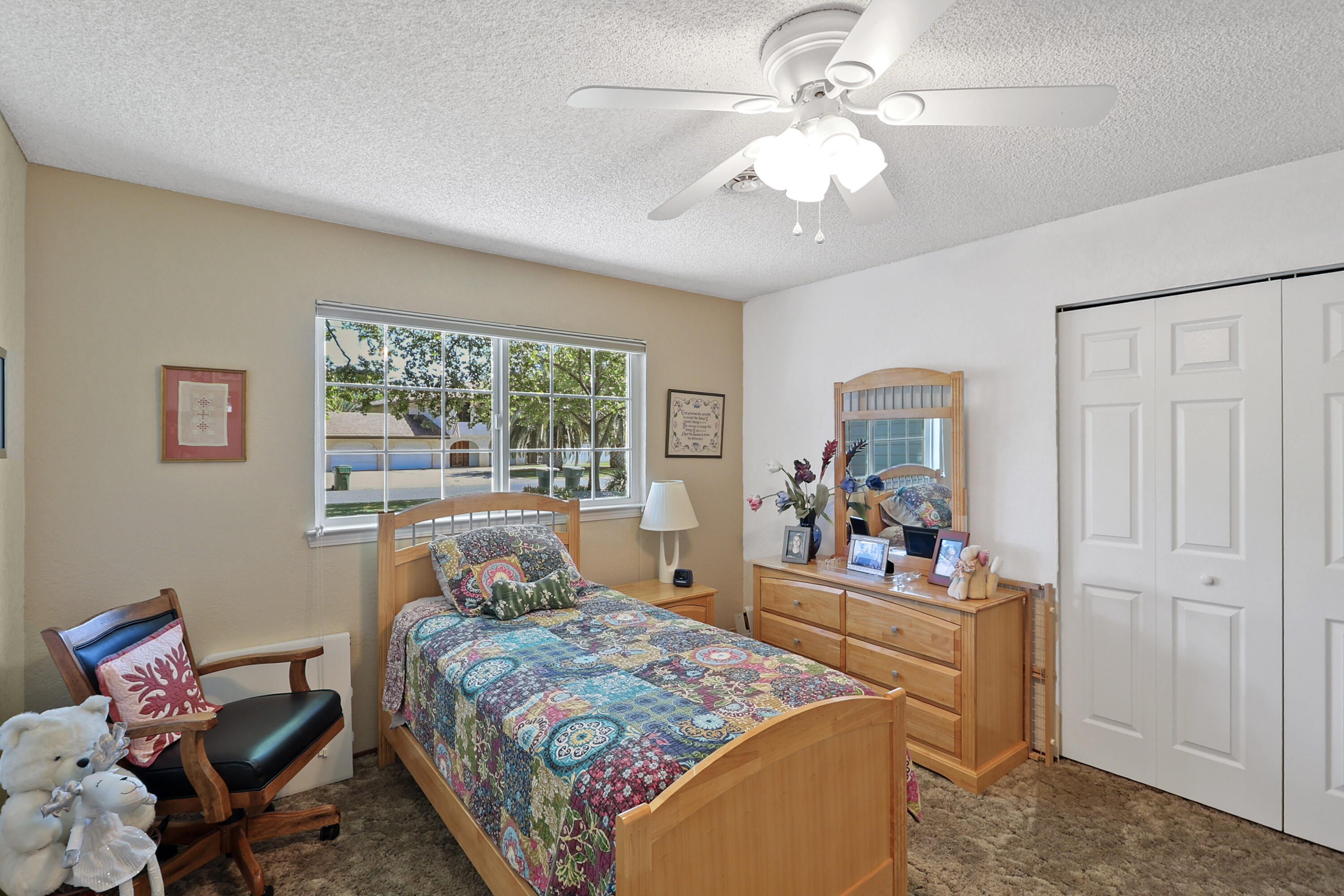 4890 Huntington Drive