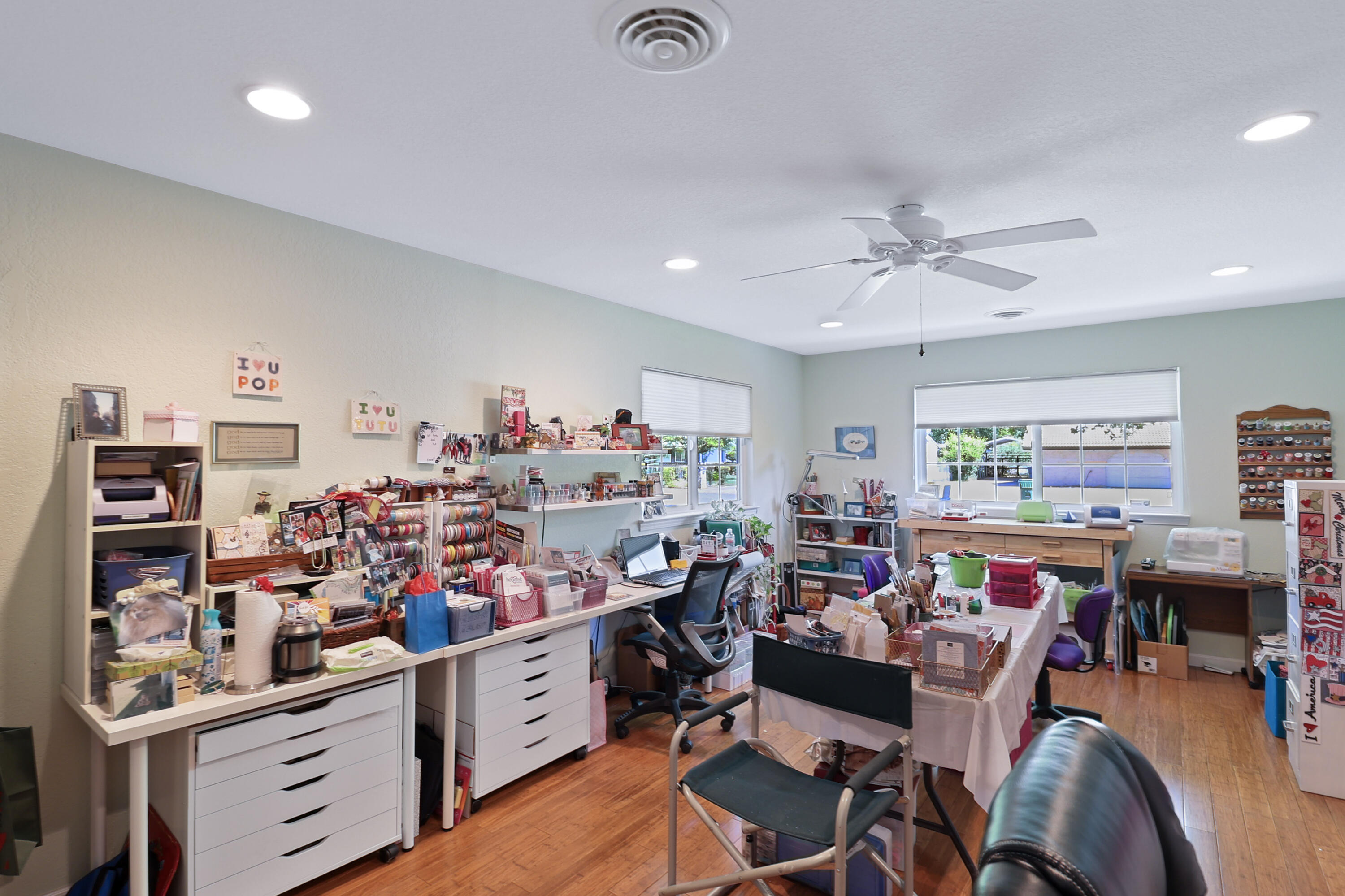 4890 Huntington Drive