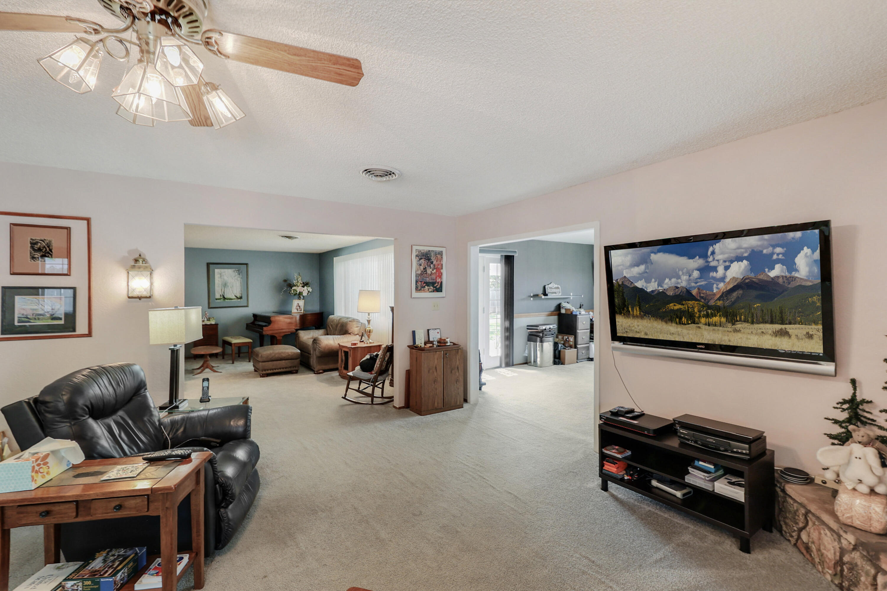4890 Huntington Drive