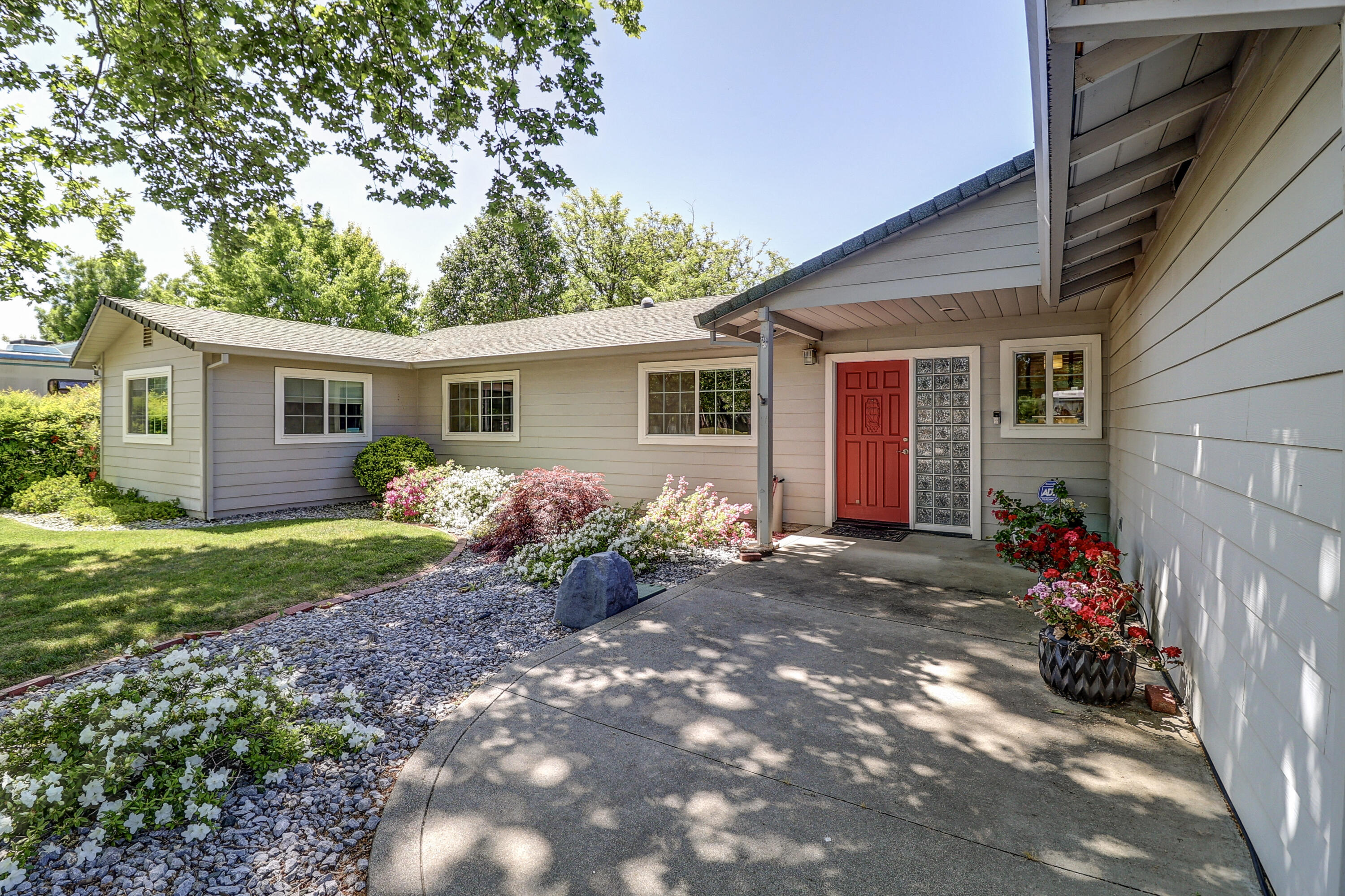 4890 Huntington Drive