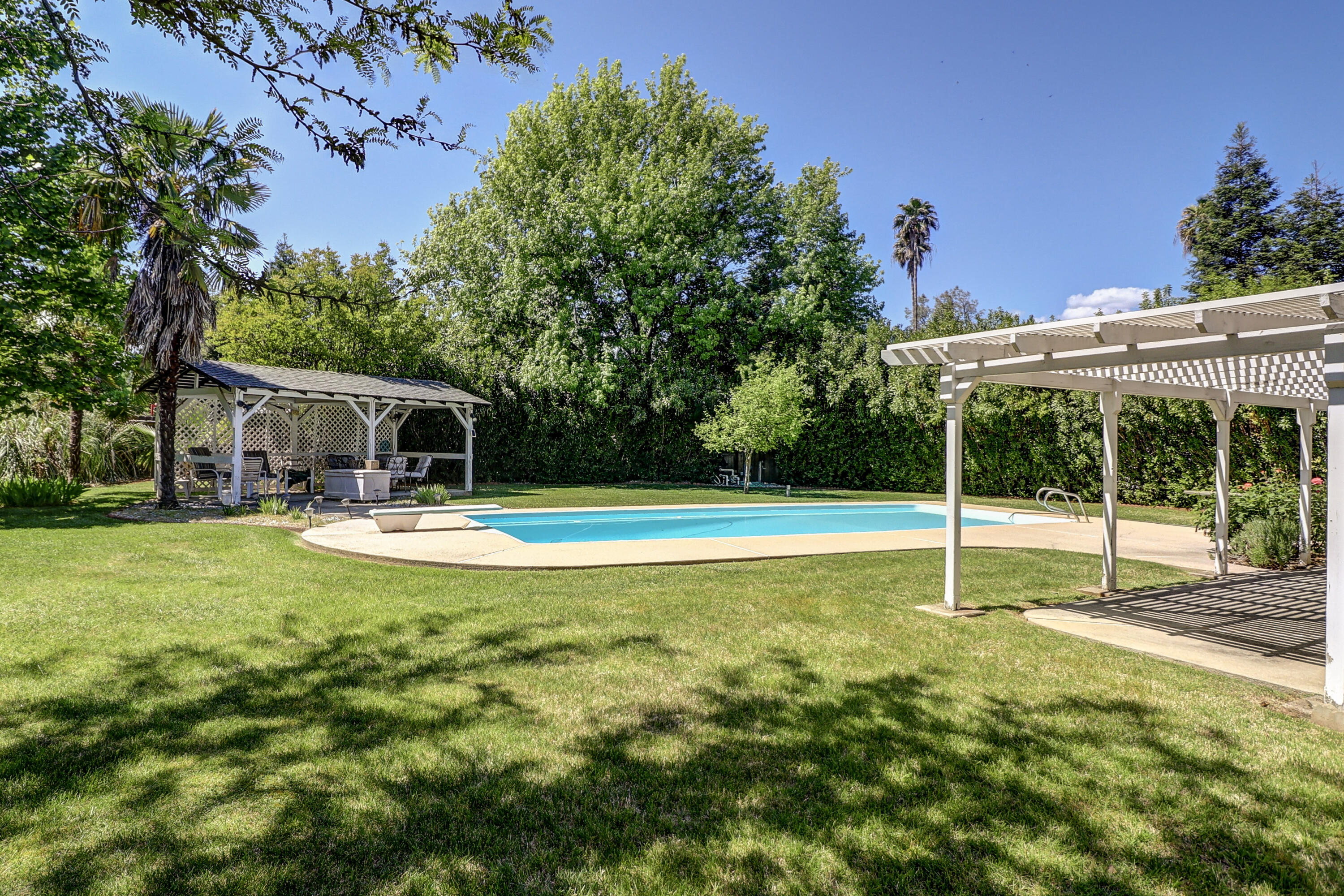 4890 Huntington Drive