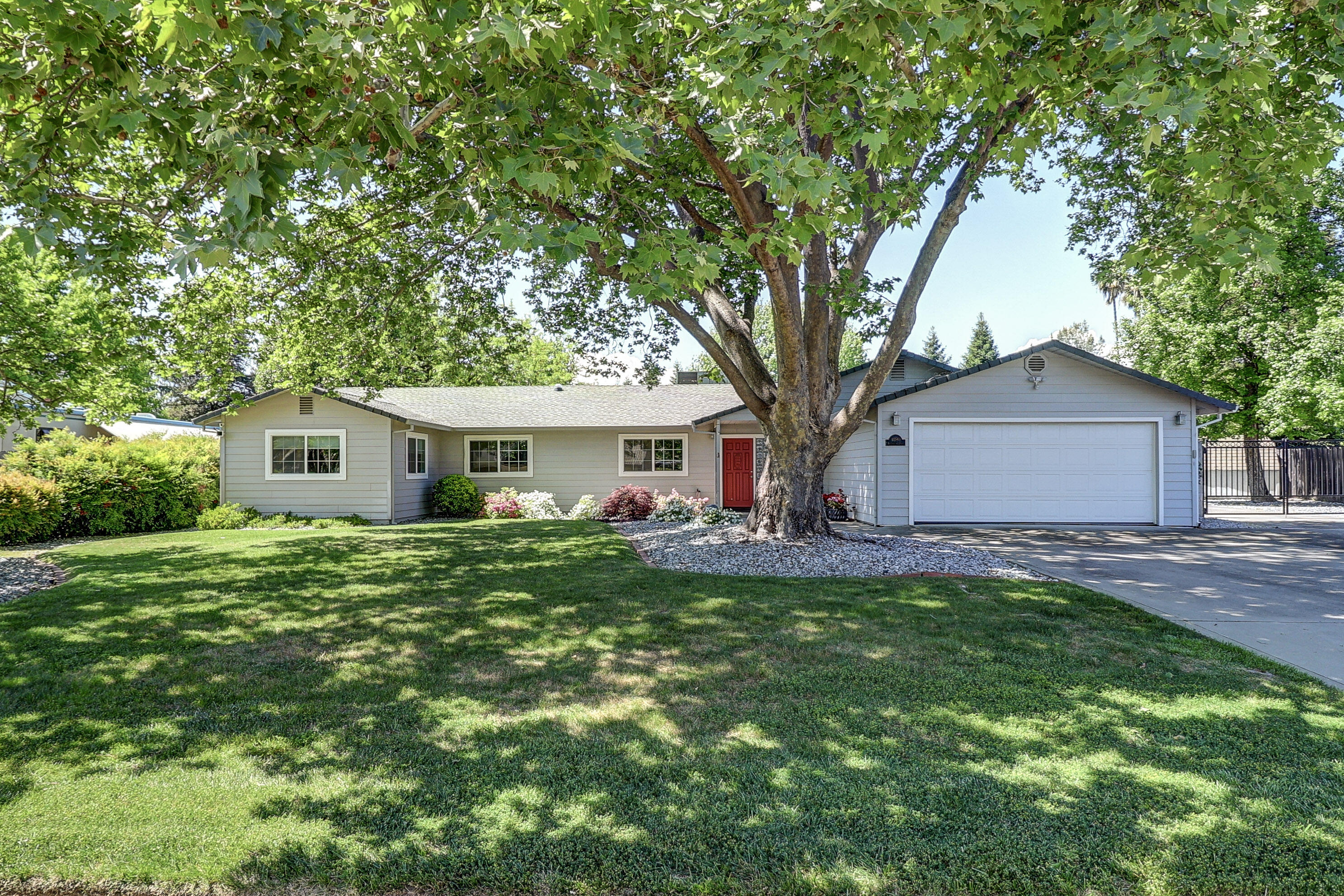 4890 Huntington Drive