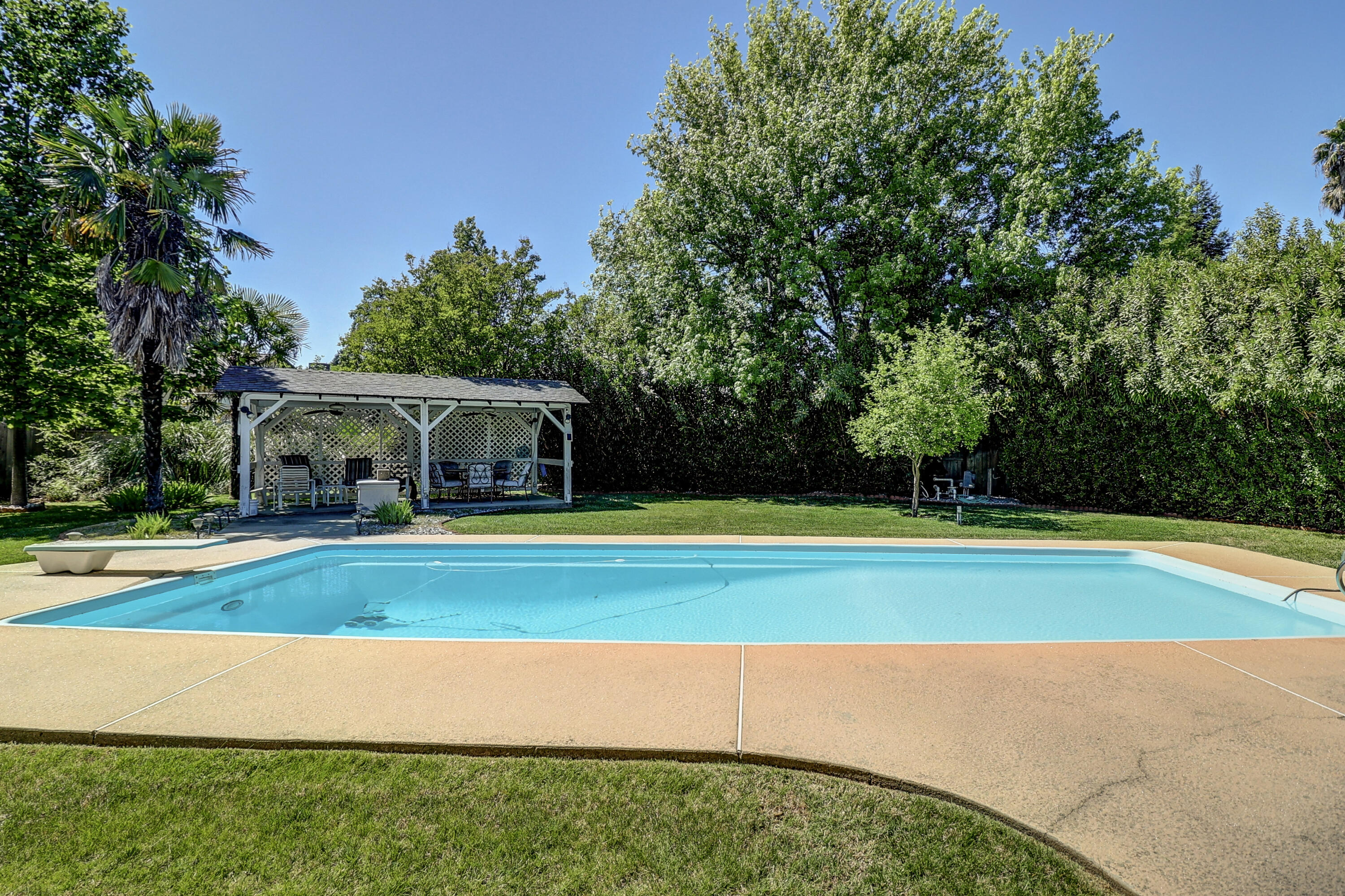 4890 Huntington Drive