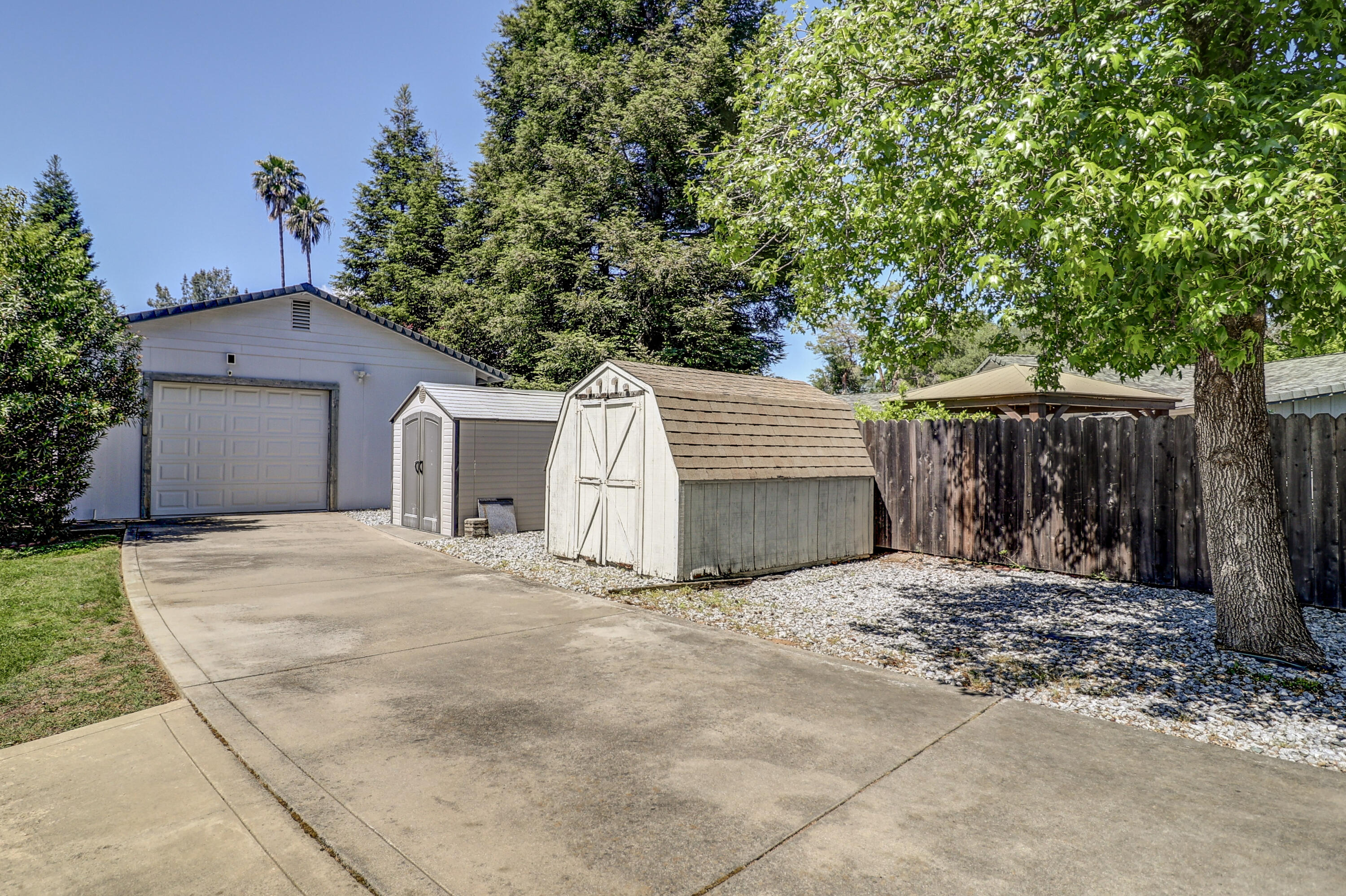 4890 Huntington Drive