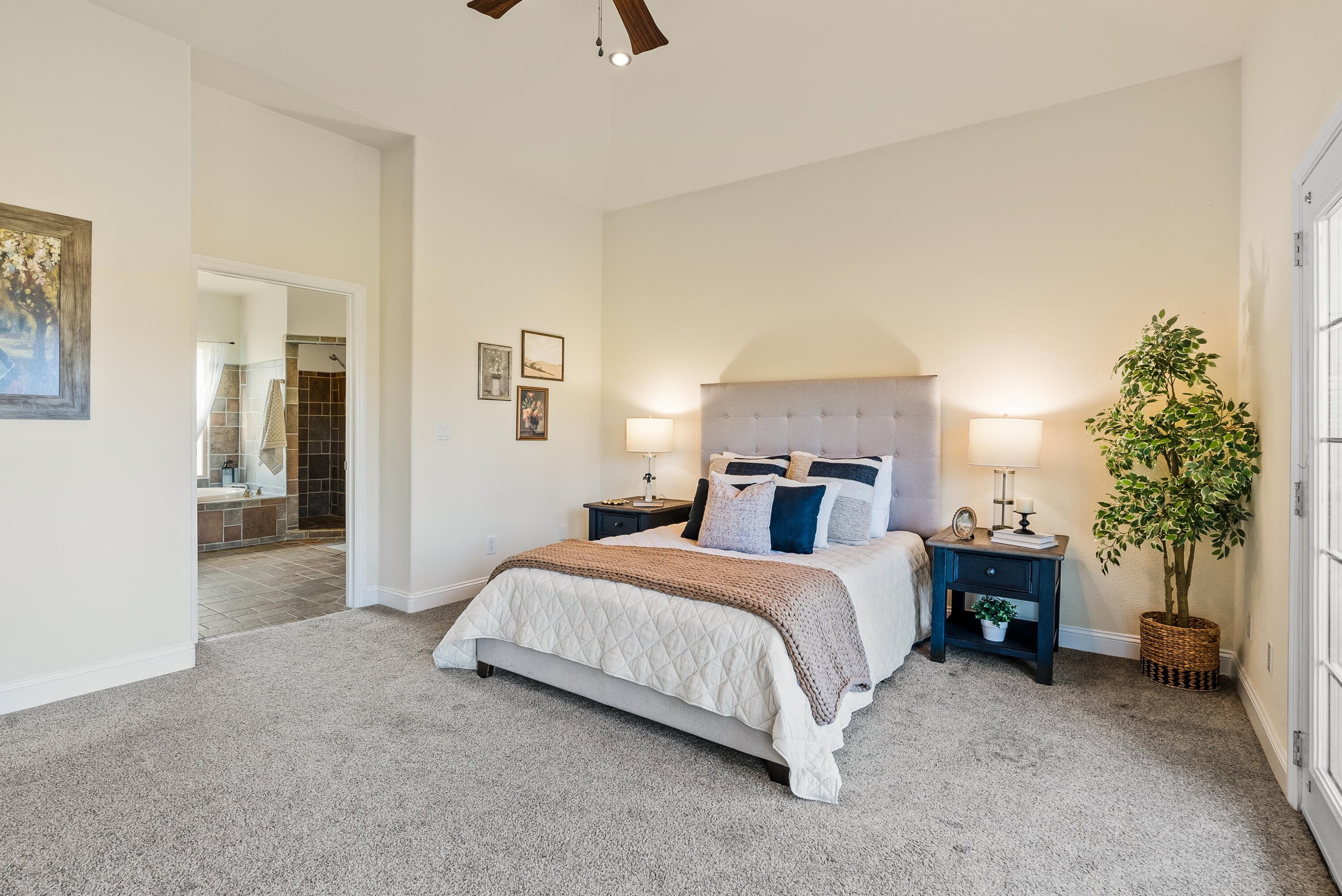 14860 Oak Knoll Drive