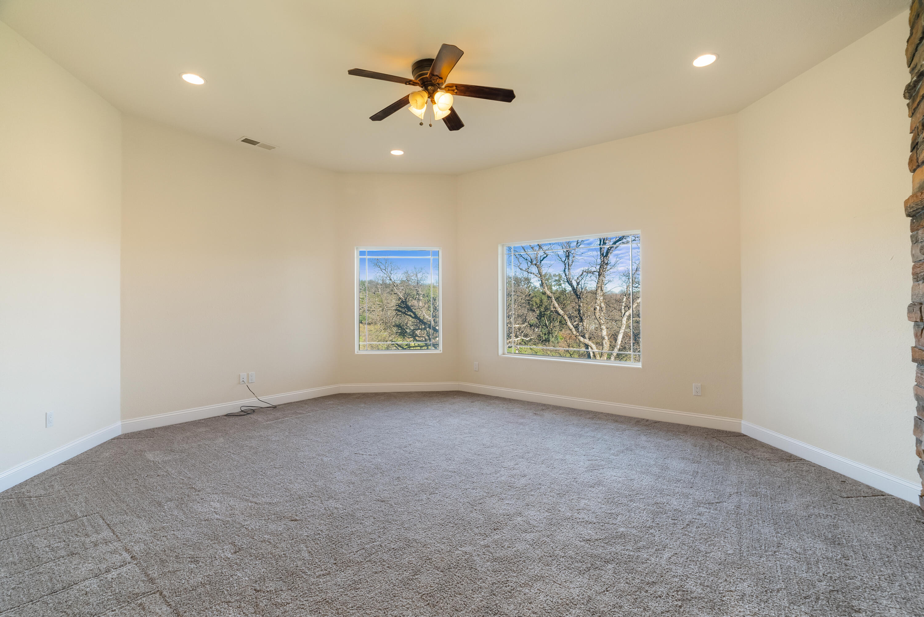 14860 Oak Knoll Drive