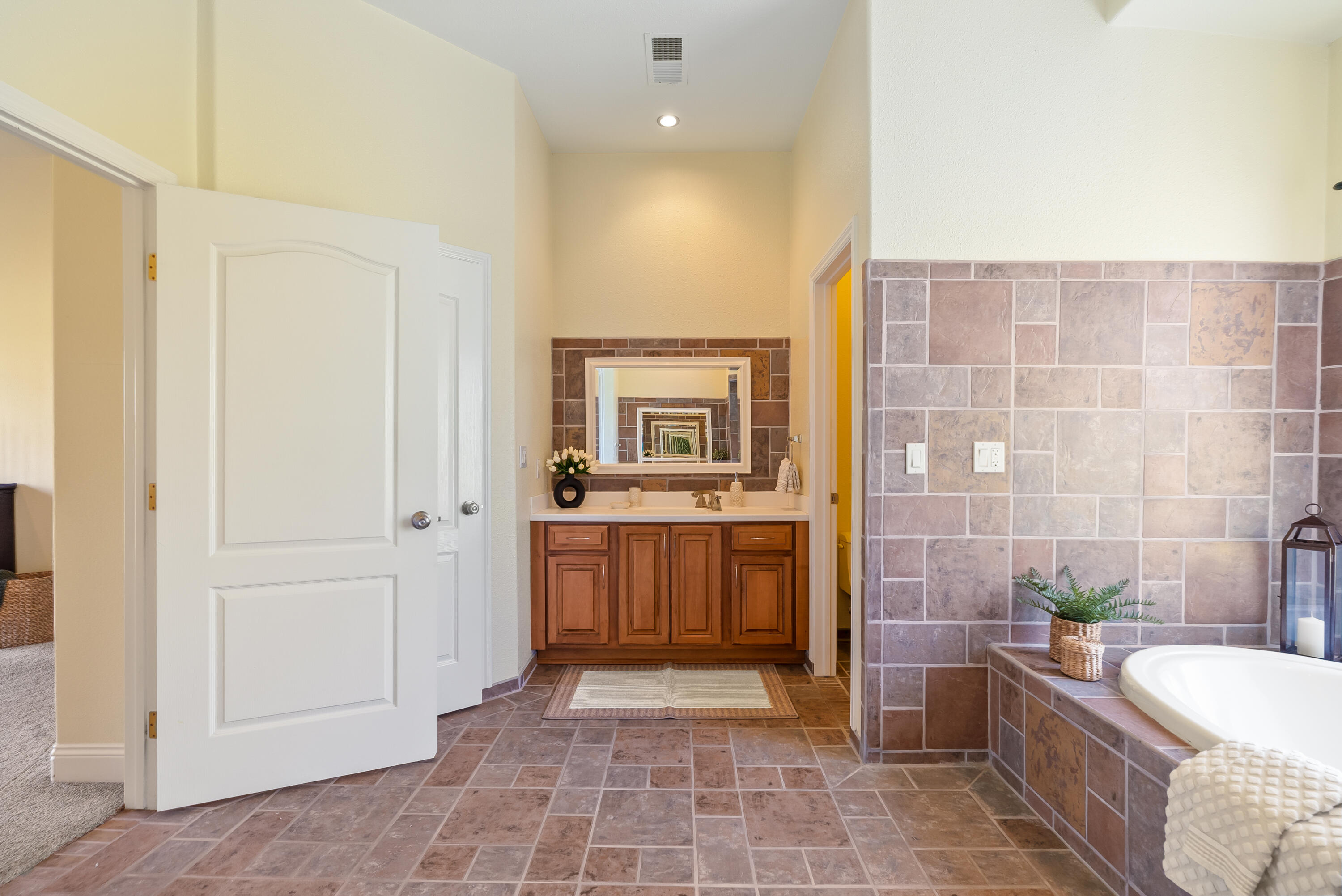 14860 Oak Knoll Drive