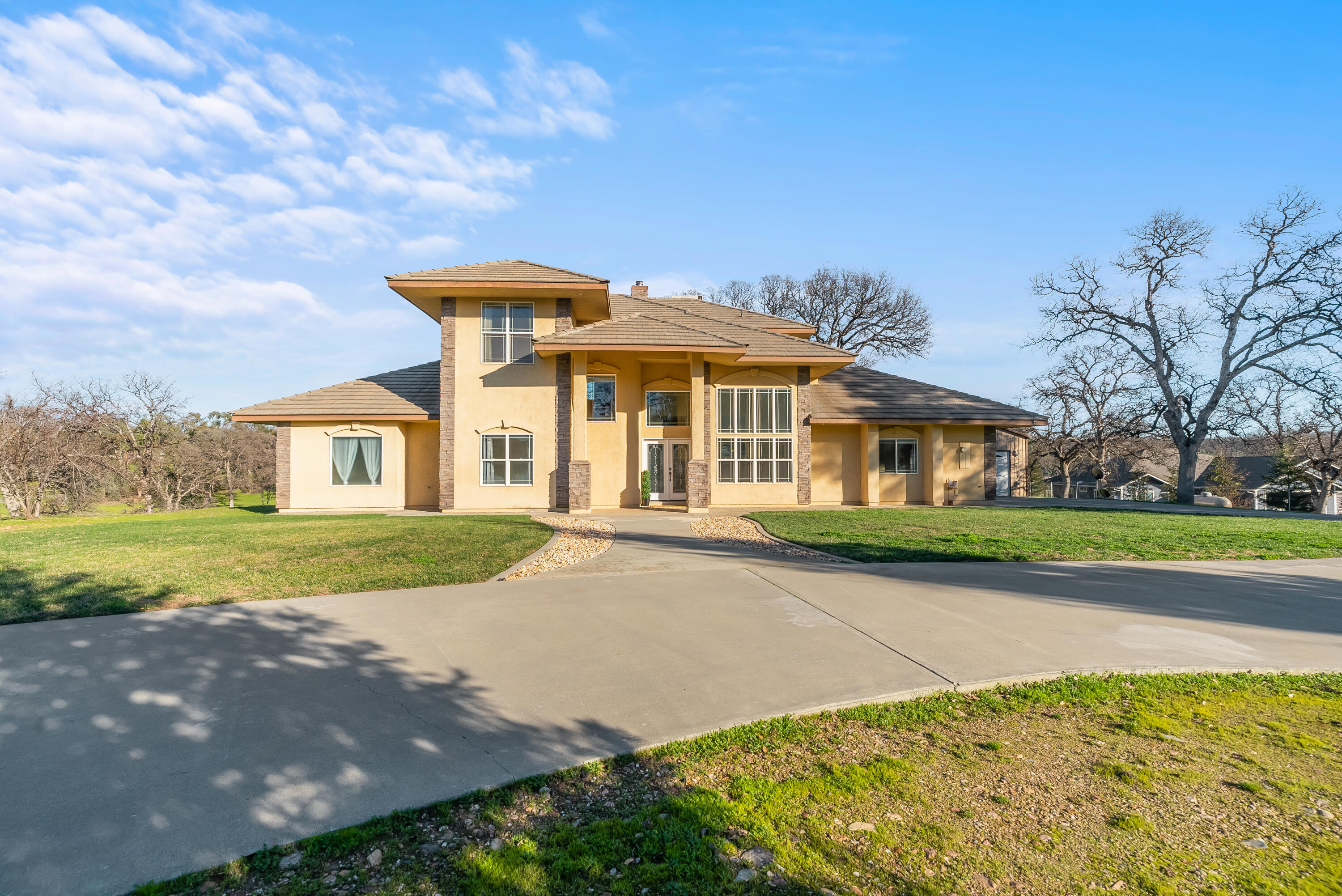 14860 Oak Knoll Drive