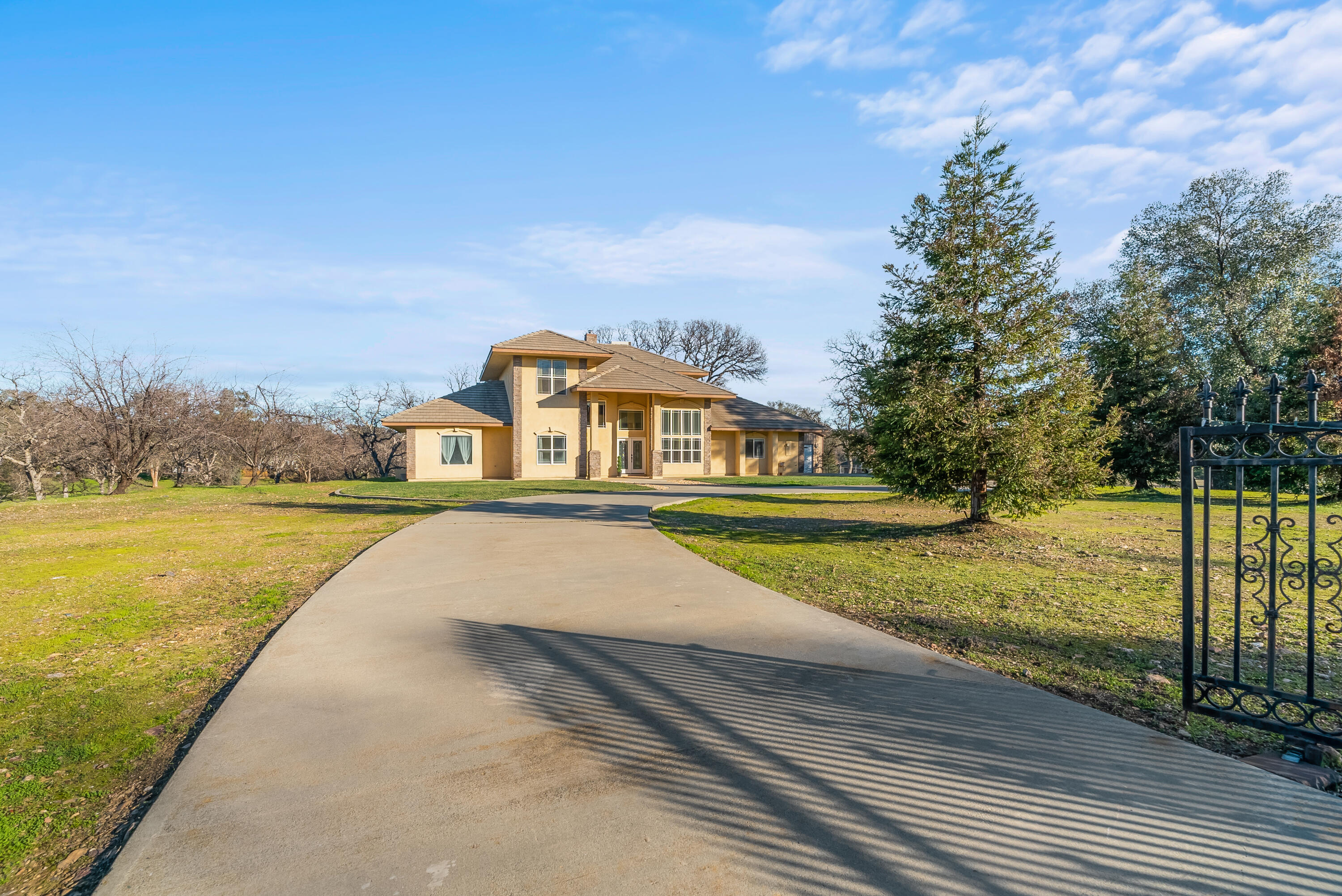 14860 Oak Knoll Drive