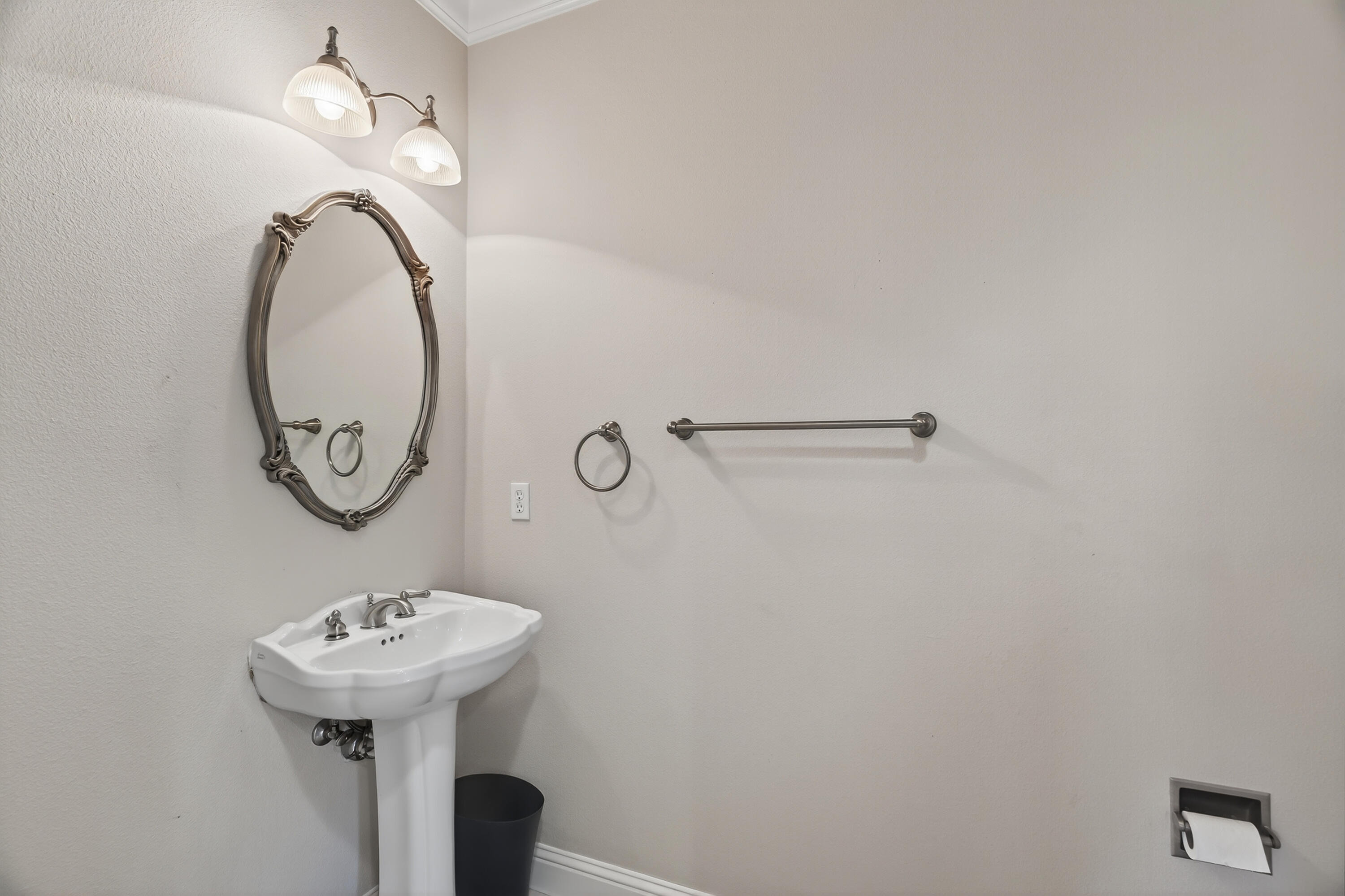 2275 Crescent Moon Drive