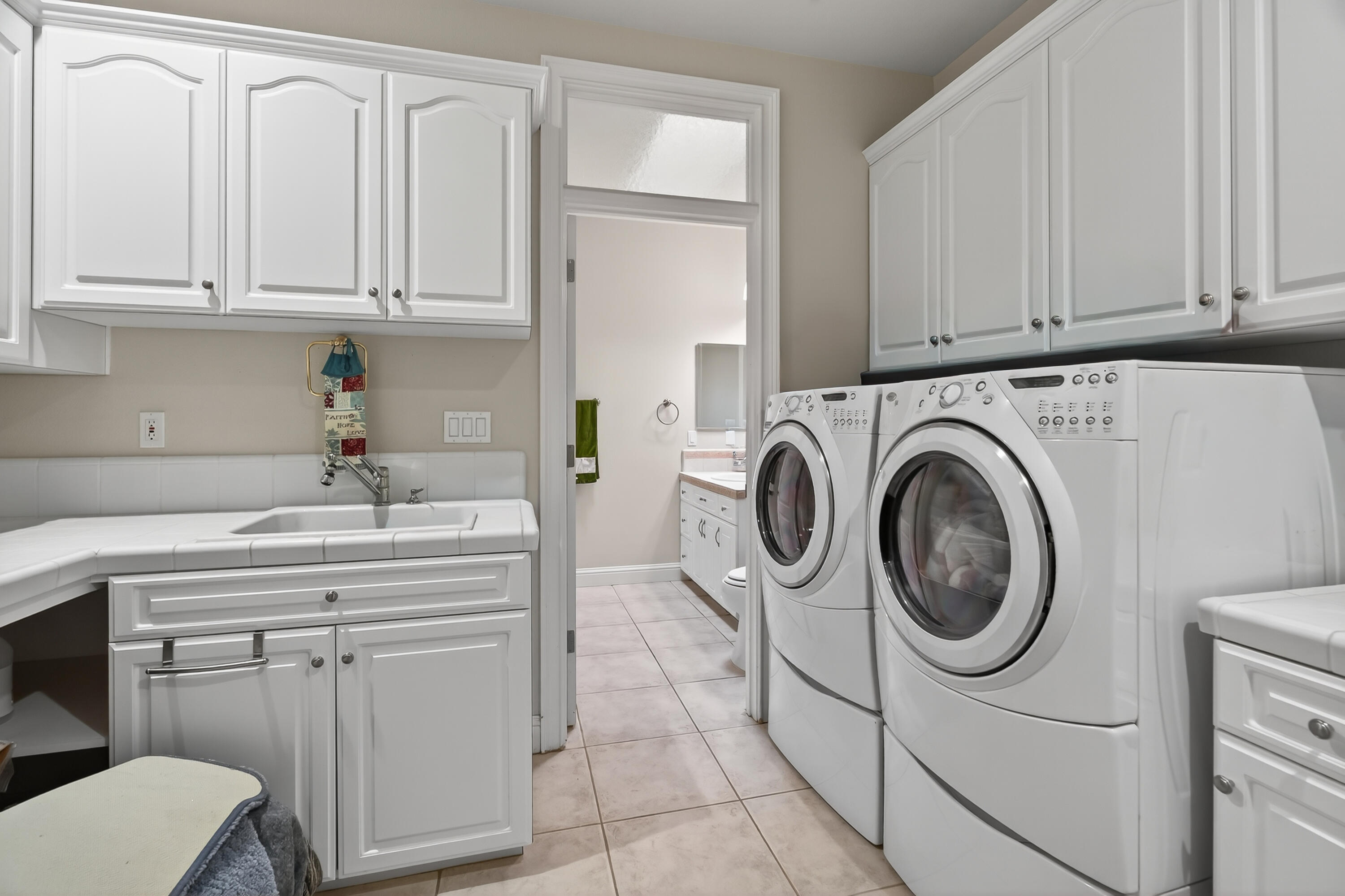 2275 Crescent Moon Drive