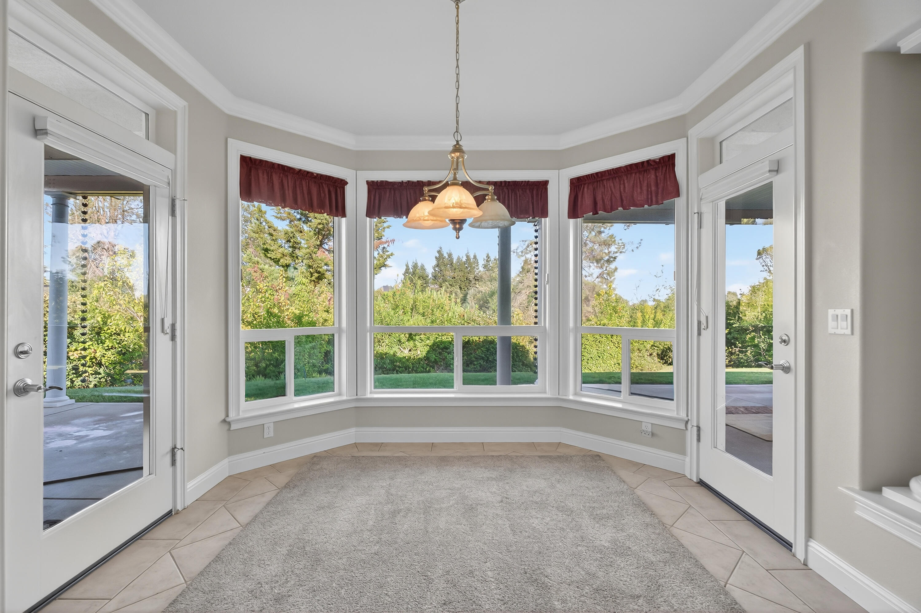 2275 Crescent Moon Drive