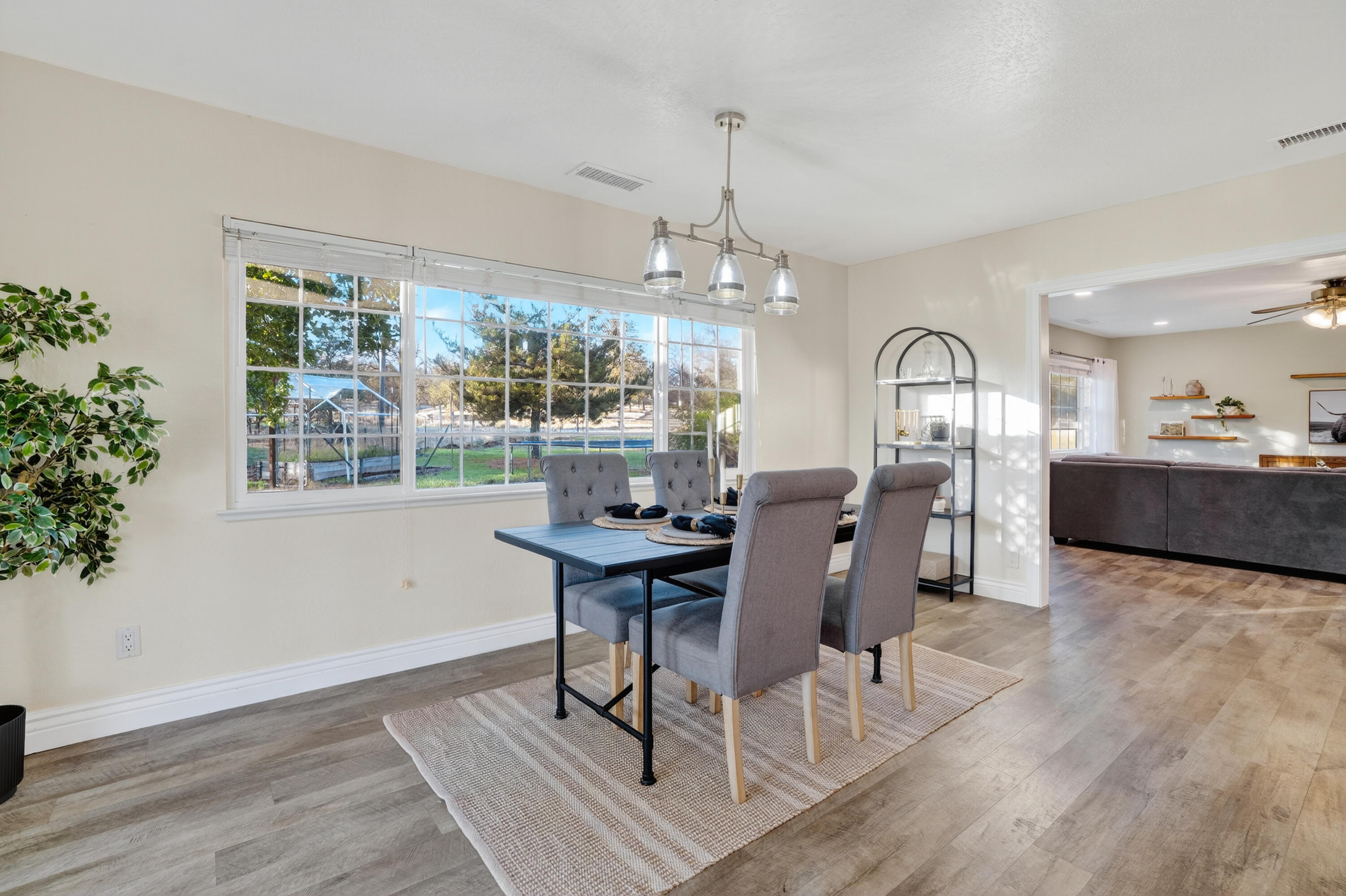 11969 Jack Pine Lane, Redding