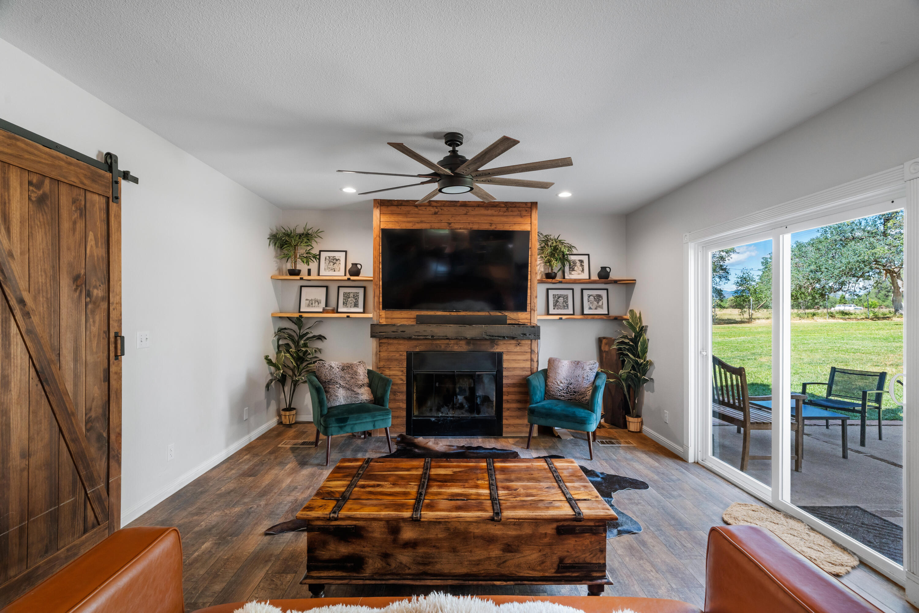 1355 Hope Lane, Redding