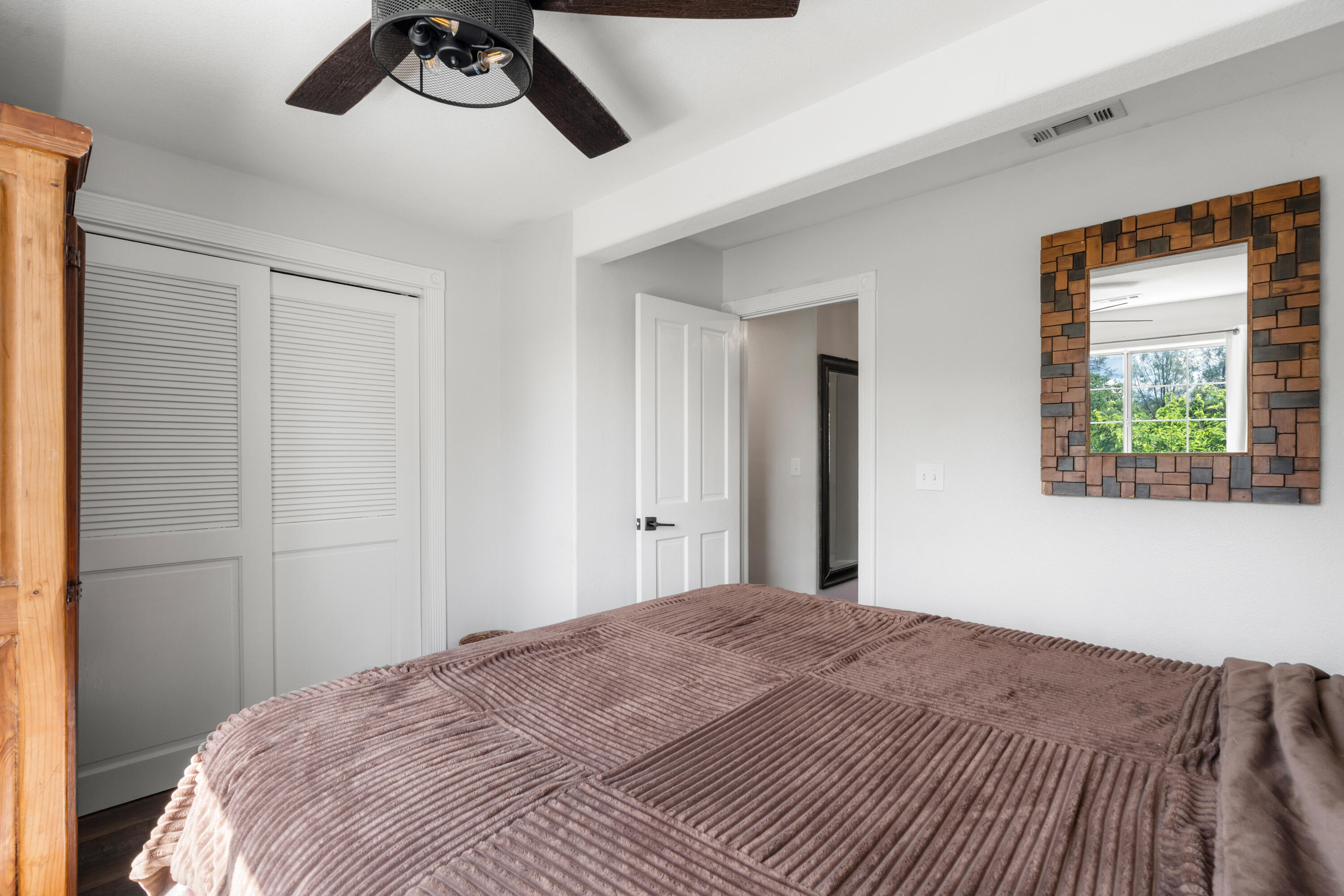 1355 Hope Lane, Redding