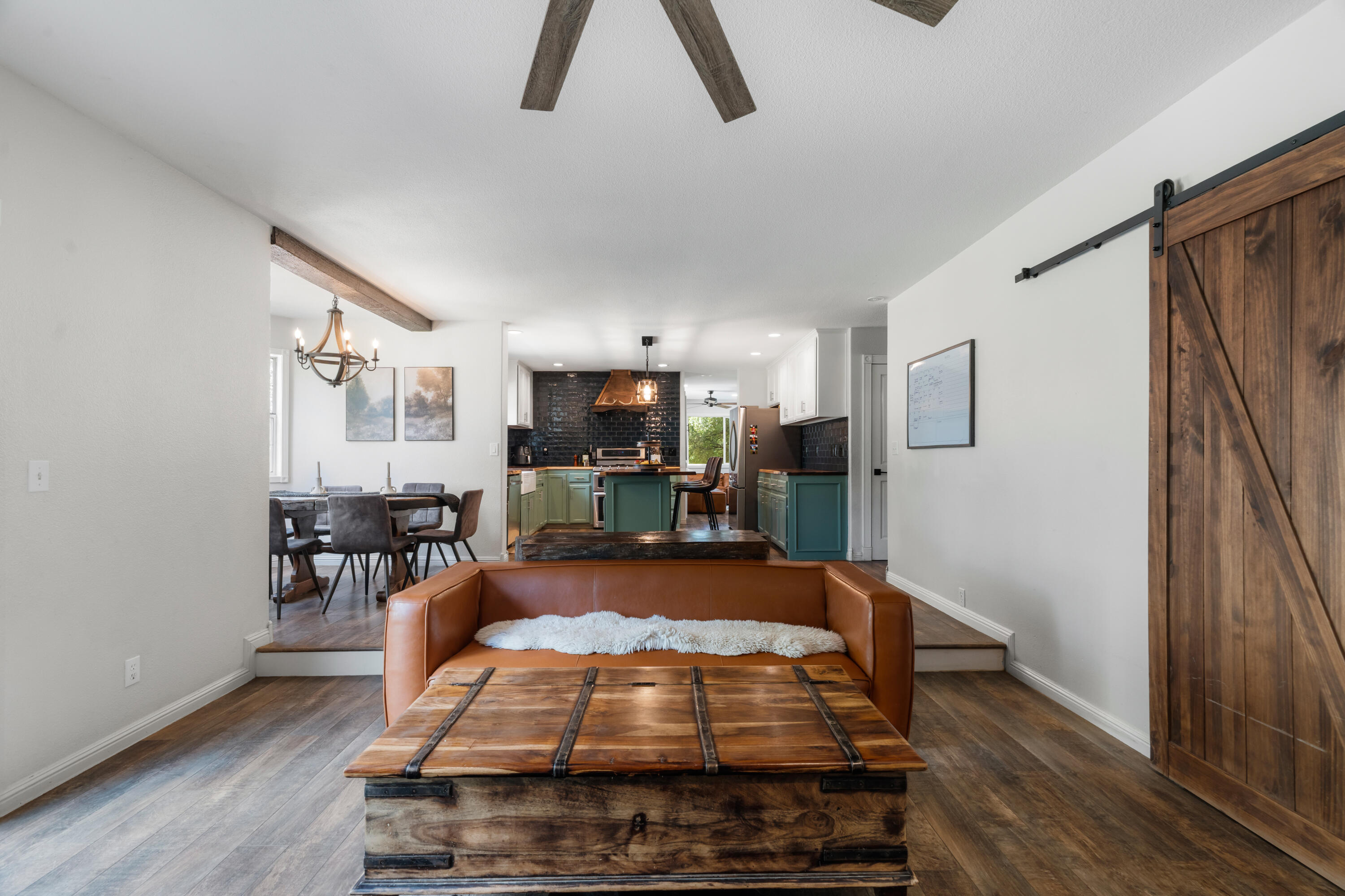 1355 Hope Lane, Redding