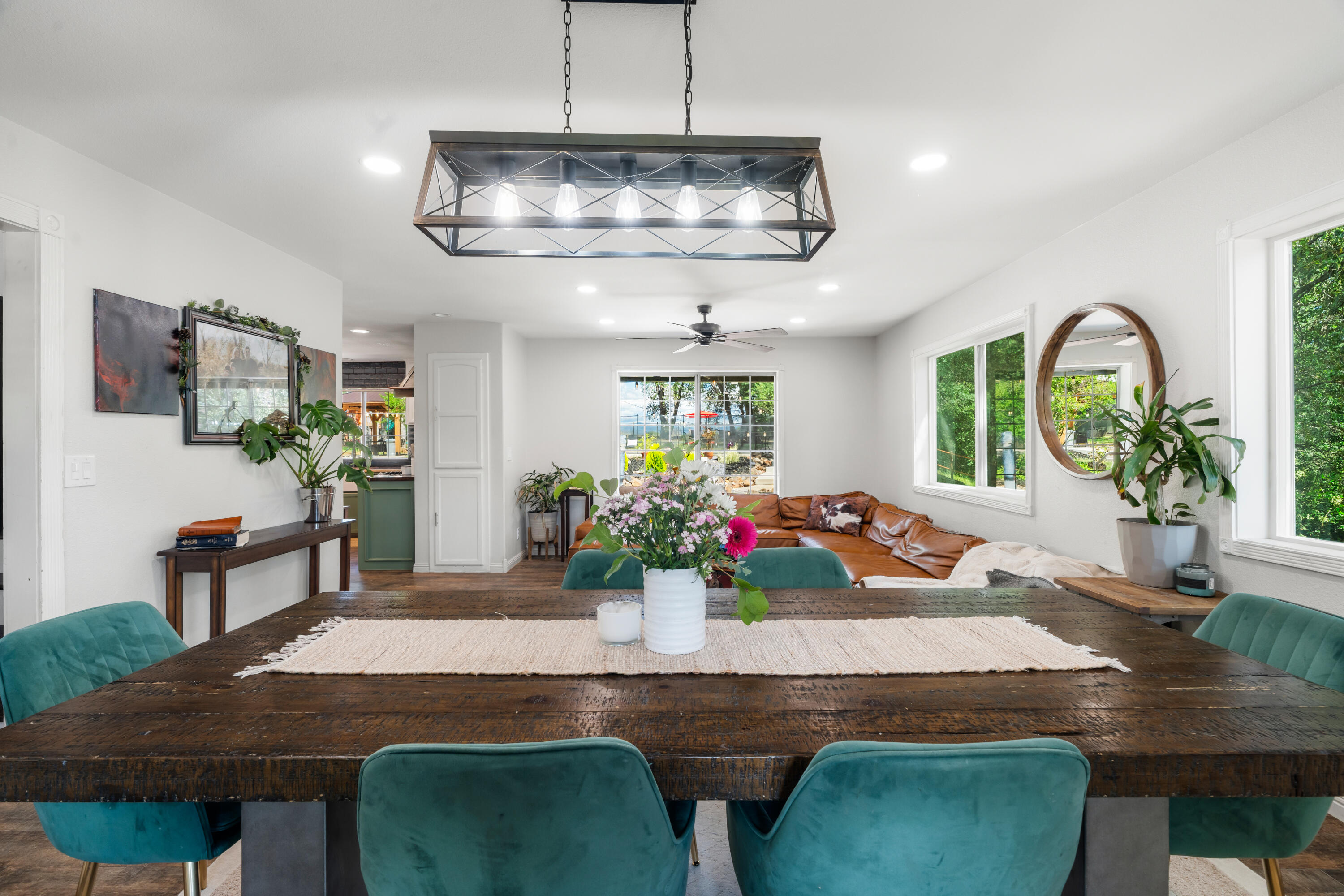 1355 Hope Lane, Redding