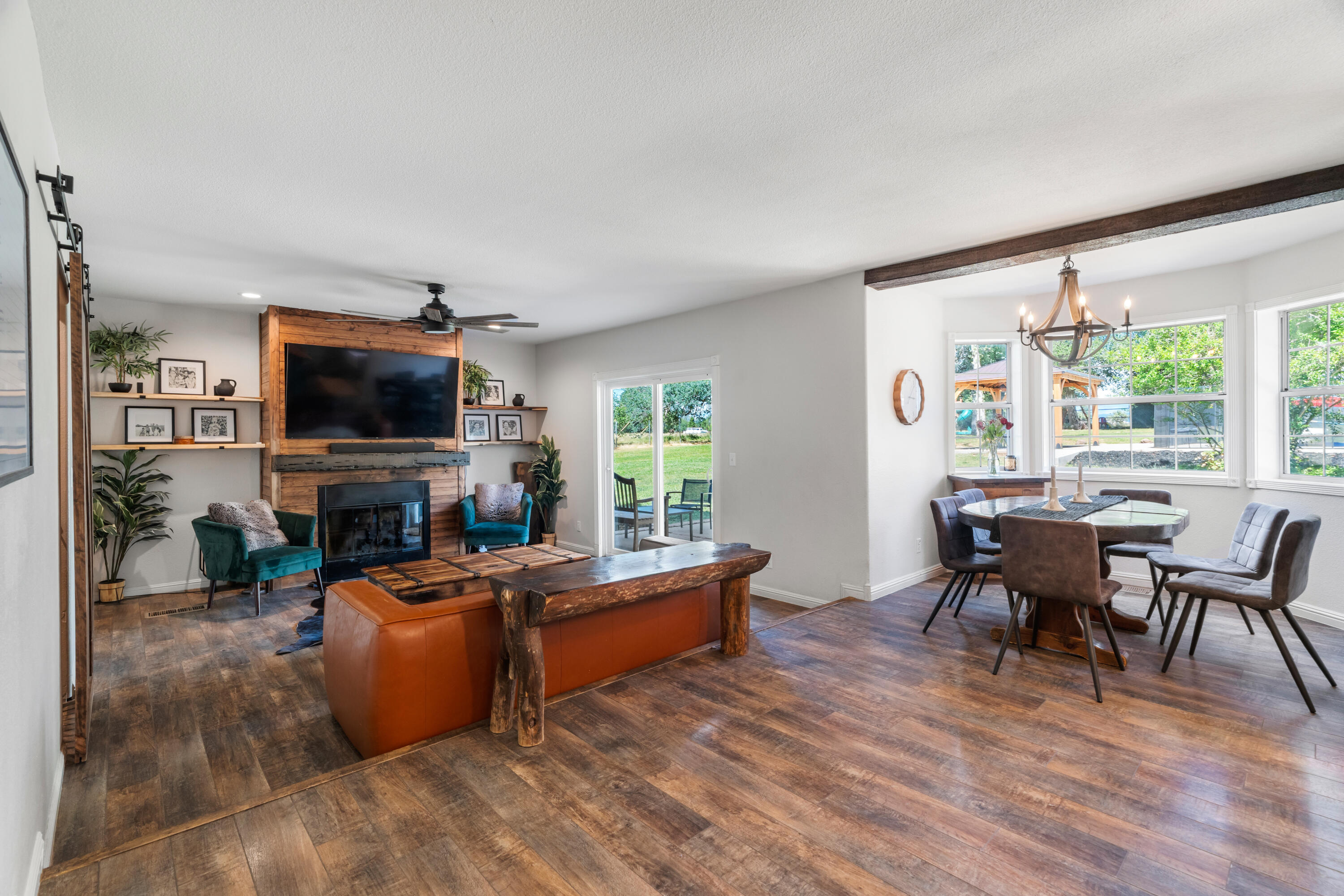 1355 Hope Lane, Redding