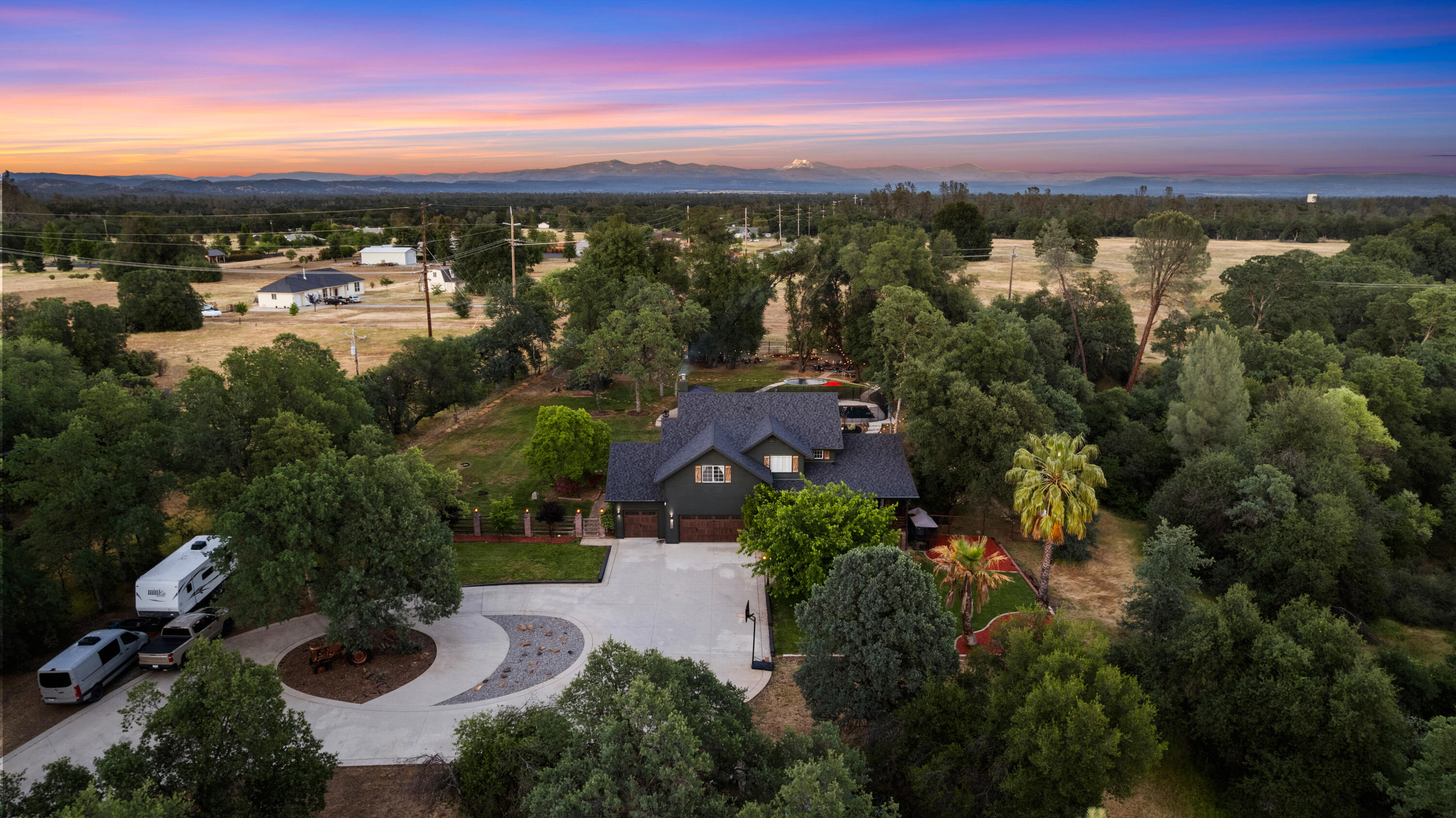 1355 Hope Lane, Redding