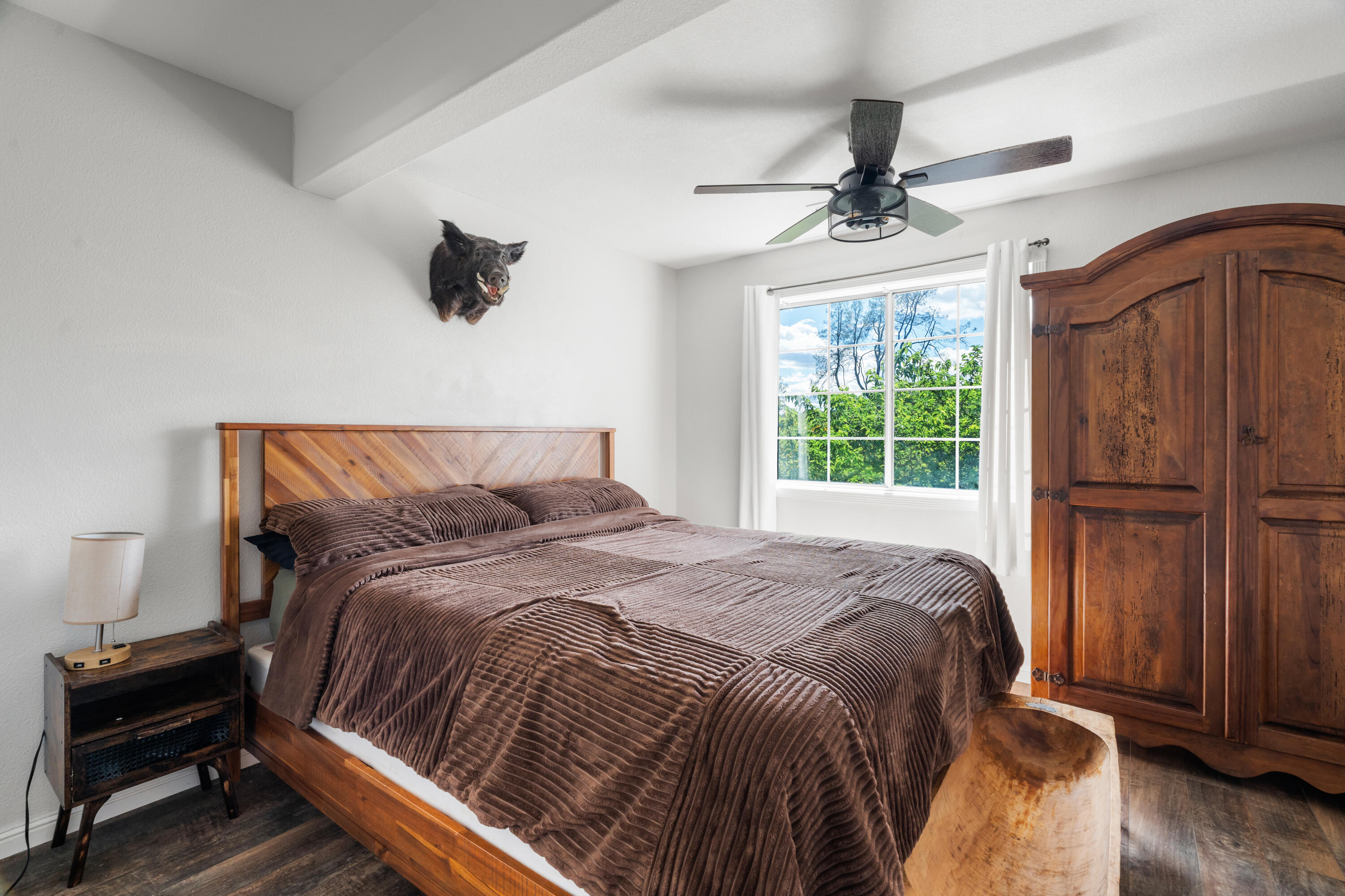 1355 Hope Lane, Redding